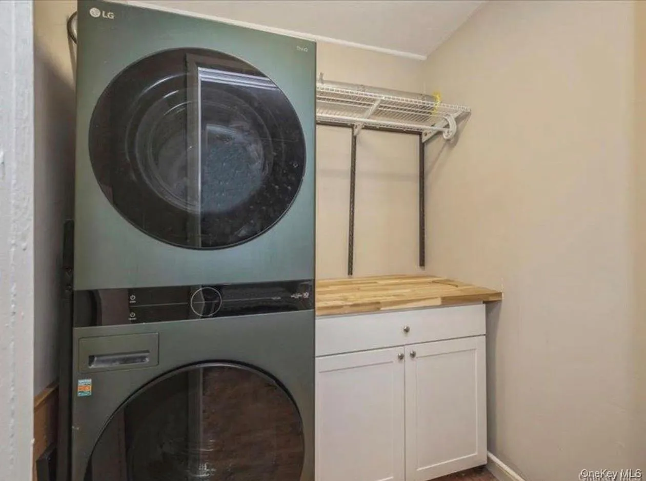 8 Crabtree Lane, Hempstead, NY, 4 Bedrooms Bedrooms, 11 Rooms Rooms,2 BathroomsBathrooms,Residential Lease,For Rent,Crabtree,0,1007249 8 Crabtree Lane, Hempstead, NY, 4 Bedrooms Bedrooms, 11 Rooms Rooms,2 BathroomsBathrooms,Residential Lease,For Rent,Crabtree,0,1007249