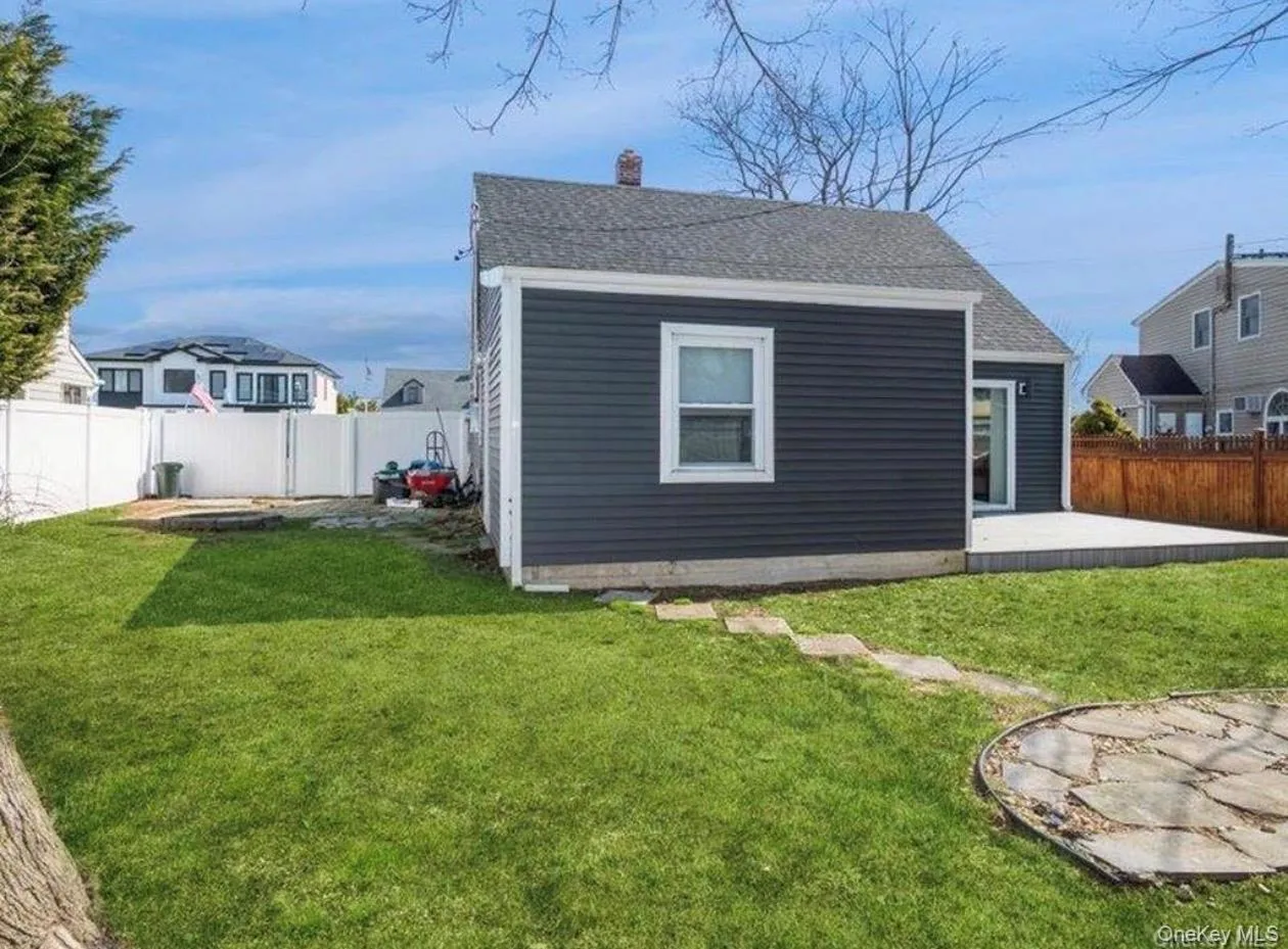 8 Crabtree Lane, Hempstead, NY, 4 Bedrooms Bedrooms, 11 Rooms Rooms,2 BathroomsBathrooms,Residential Lease,For Rent,Crabtree,0,1007249 8 Crabtree Lane, Hempstead, NY, 4 Bedrooms Bedrooms, 11 Rooms Rooms,2 BathroomsBathrooms,Residential Lease,For Rent,Crabtree,0,1007249
