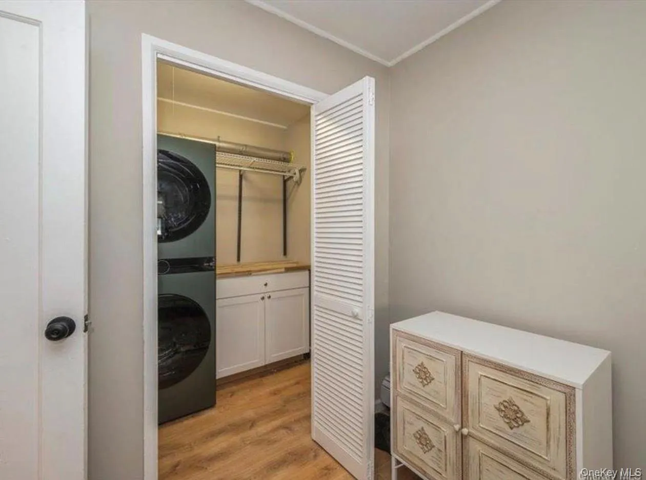 8 Crabtree Lane, Hempstead, NY, 4 Bedrooms Bedrooms, 11 Rooms Rooms,2 BathroomsBathrooms,Residential Lease,For Rent,Crabtree,0,1007249 8 Crabtree Lane, Hempstead, NY, 4 Bedrooms Bedrooms, 11 Rooms Rooms,2 BathroomsBathrooms,Residential Lease,For Rent,Crabtree,0,1007249