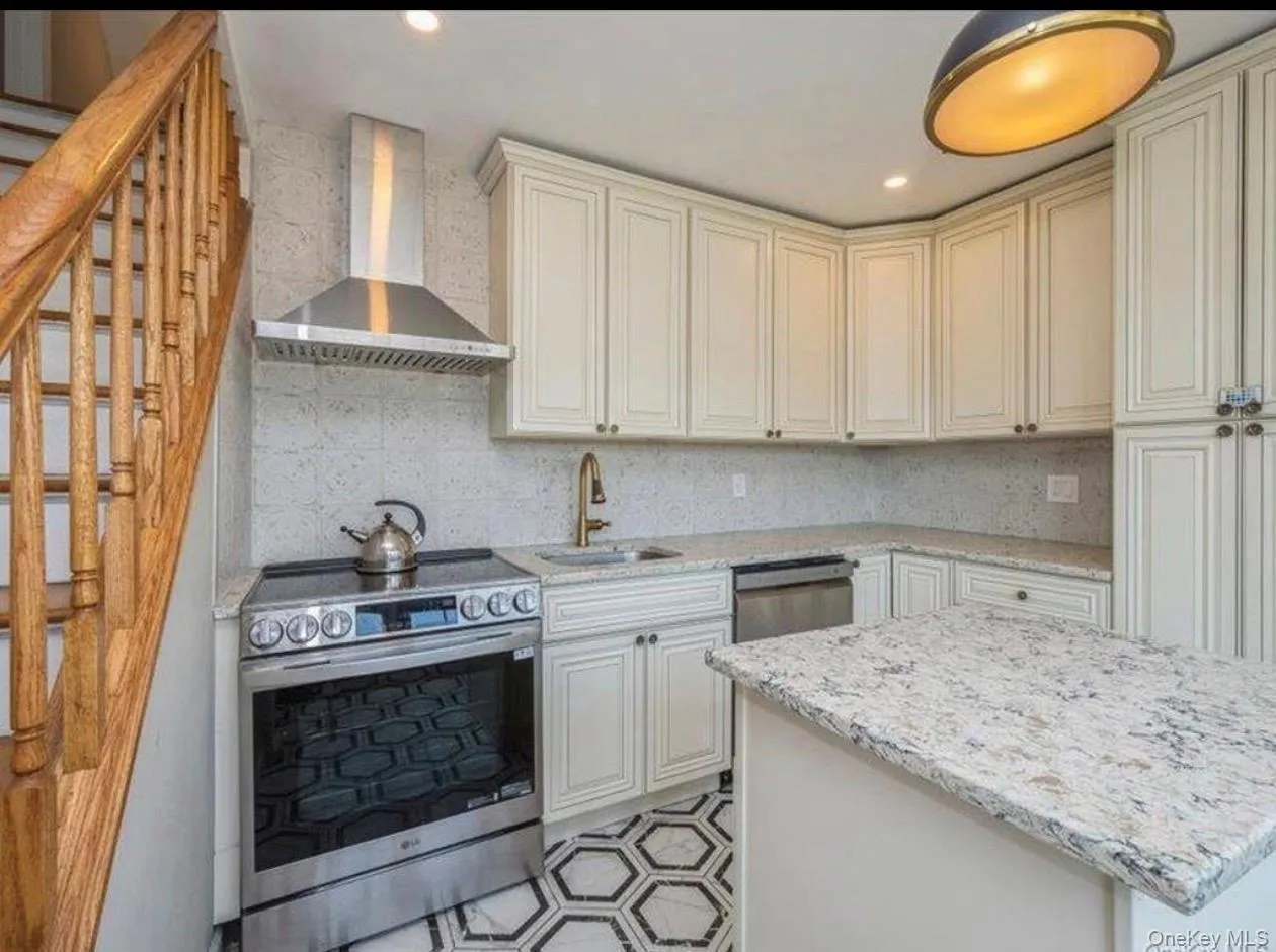 8 Crabtree Lane, Hempstead, NY, 4 Bedrooms Bedrooms, 11 Rooms Rooms,2 BathroomsBathrooms,Residential Lease,For Rent,Crabtree,0,1007249 8 Crabtree Lane, Hempstead, NY, 4 Bedrooms Bedrooms, 11 Rooms Rooms,2 BathroomsBathrooms,Residential Lease,For Rent,Crabtree,0,1007249