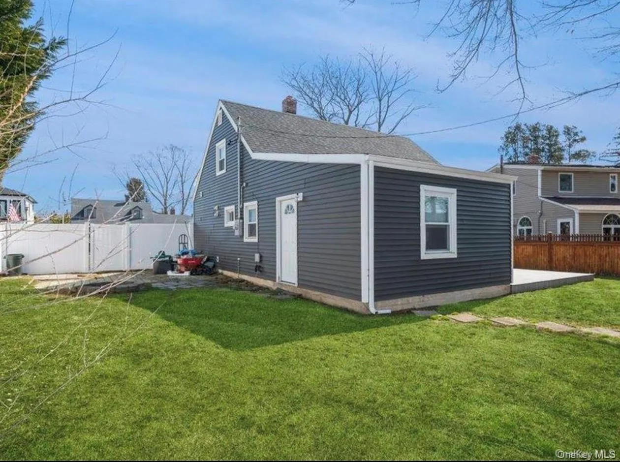 8 Crabtree Lane, Hempstead, NY, 4 Bedrooms Bedrooms, 11 Rooms Rooms,2 BathroomsBathrooms,Residential Lease,For Rent,Crabtree,0,1007249 8 Crabtree Lane, Hempstead, NY, 4 Bedrooms Bedrooms, 11 Rooms Rooms,2 BathroomsBathrooms,Residential Lease,For Rent,Crabtree,0,1007249