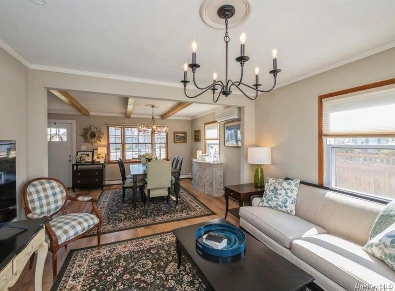 8 Crabtree Lane, Hempstead, NY, 4 Bedrooms Bedrooms, 11 Rooms Rooms,2 BathroomsBathrooms,Residential Lease,For Rent,Crabtree,0,1007249 8 Crabtree Lane, Hempstead, NY, 4 Bedrooms Bedrooms, 11 Rooms Rooms,2 BathroomsBathrooms,Residential Lease,For Rent,Crabtree,0,1007249
