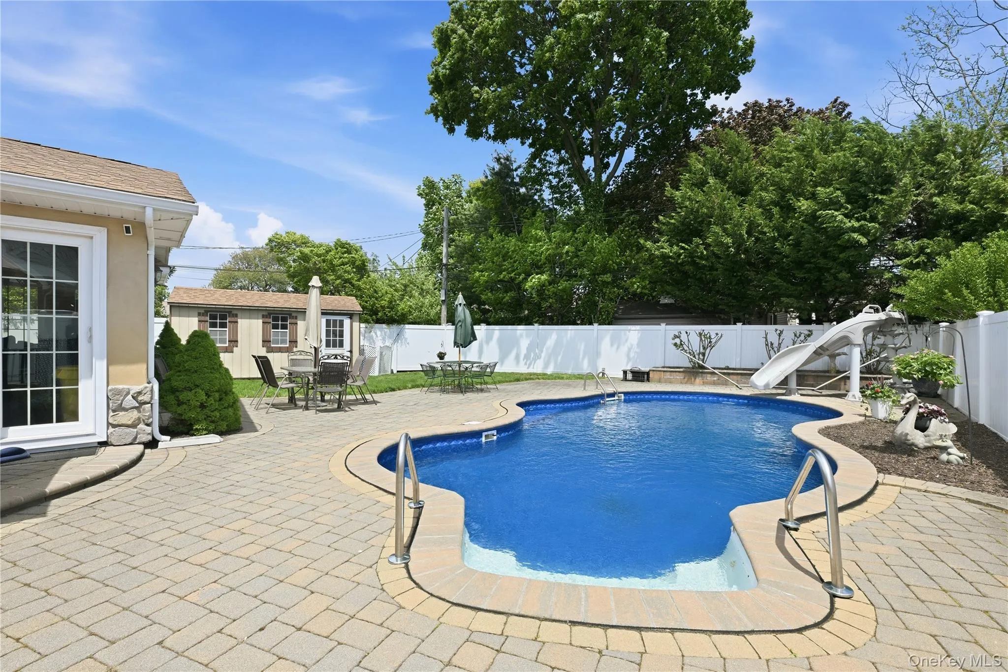 19 Berkshire Road, Oyster Bay, NY, 4 Bedrooms Bedrooms, 8 Rooms Rooms,3 BathroomsBathrooms,Residential,For Rent,Berkshire,0,1007252 19 Berkshire Road, Oyster Bay, NY, 4 Bedrooms Bedrooms, 8 Rooms Rooms,3 BathroomsBathrooms,Residential,For Rent,Berkshire,0,1007252