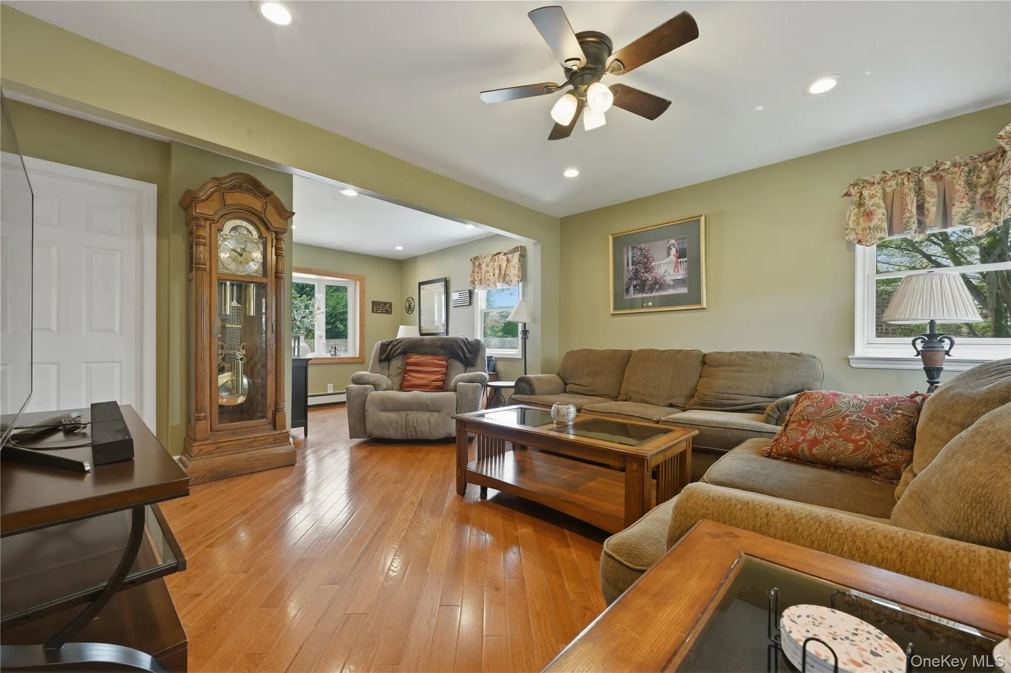 19 Berkshire Road, Oyster Bay, NY, 4 Bedrooms Bedrooms, 8 Rooms Rooms,3 BathroomsBathrooms,Residential,For Rent,Berkshire,0,1007252 19 Berkshire Road, Oyster Bay, NY, 4 Bedrooms Bedrooms, 8 Rooms Rooms,3 BathroomsBathrooms,Residential,For Rent,Berkshire,0,1007252