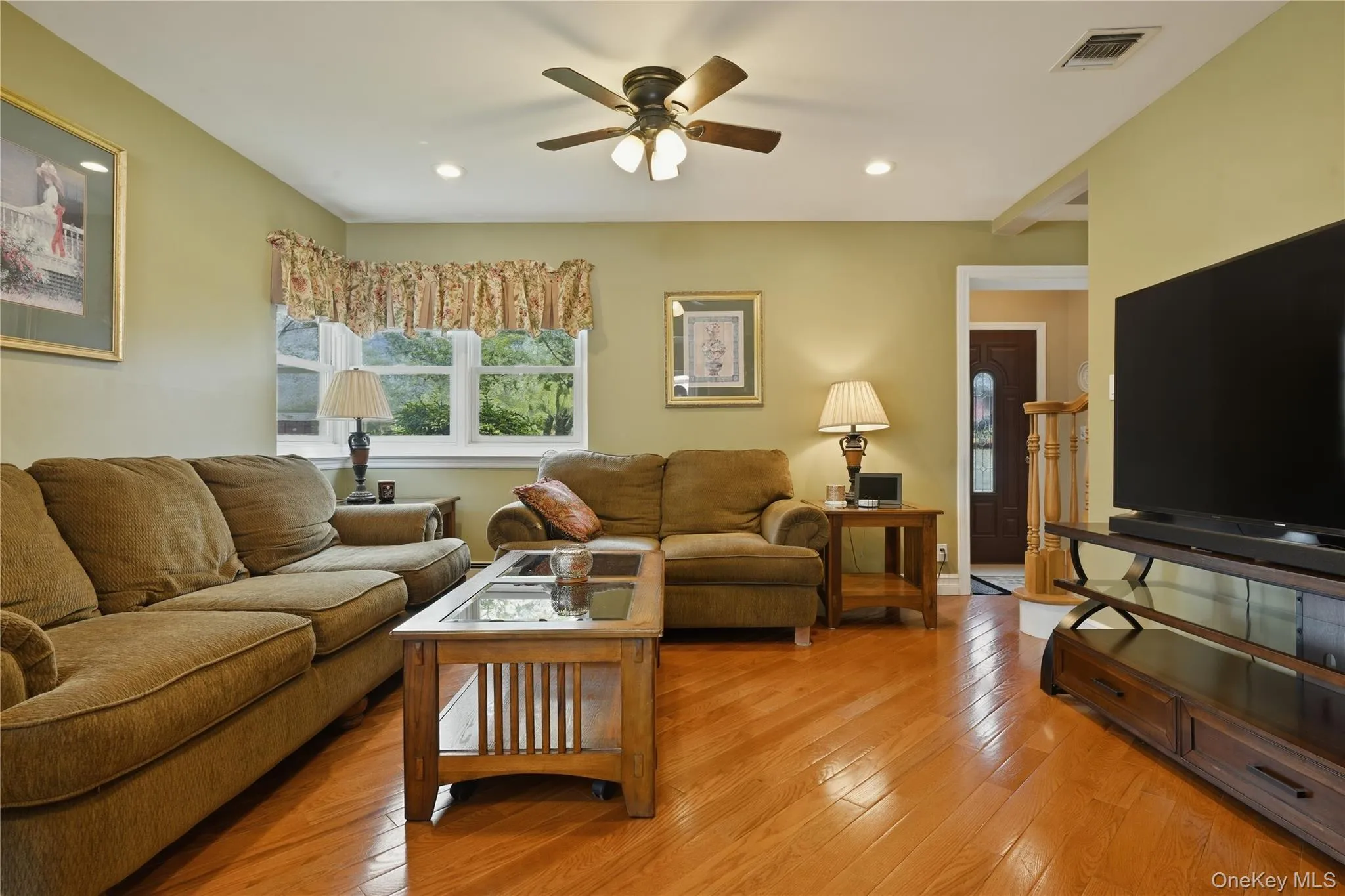 19 Berkshire Road, Oyster Bay, NY, 4 Bedrooms Bedrooms, 8 Rooms Rooms,3 BathroomsBathrooms,Residential,For Rent,Berkshire,0,1007252 19 Berkshire Road, Oyster Bay, NY, 4 Bedrooms Bedrooms, 8 Rooms Rooms,3 BathroomsBathrooms,Residential,For Rent,Berkshire,0,1007252