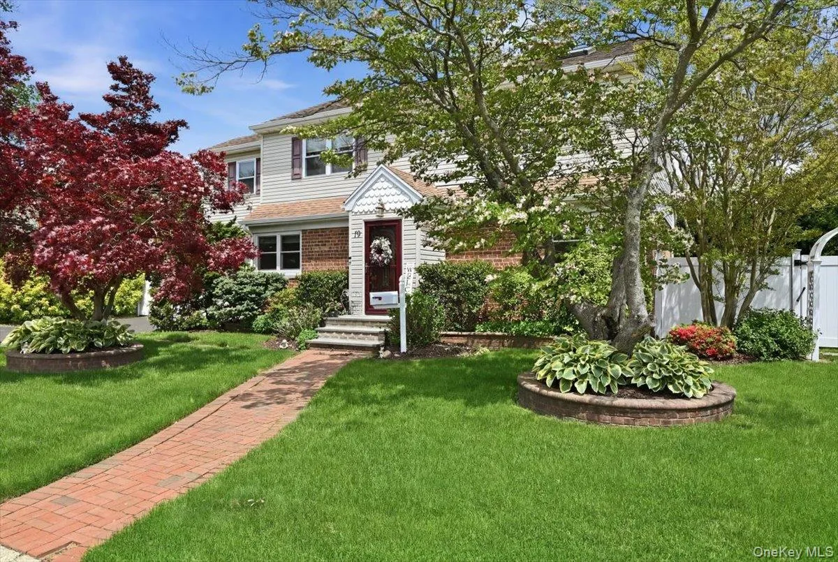 19 Berkshire Road, Oyster Bay, NY, 4 Bedrooms Bedrooms, 8 Rooms Rooms,3 BathroomsBathrooms,Residential,For Rent,Berkshire,0,1007252 19 Berkshire Road, Oyster Bay, NY, 4 Bedrooms Bedrooms, 8 Rooms Rooms,3 BathroomsBathrooms,Residential,For Rent,Berkshire,0,1007252