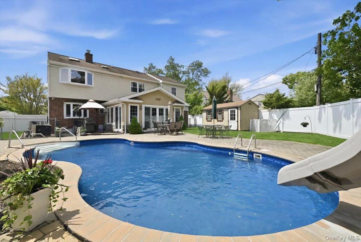 19 Berkshire Road, Oyster Bay, NY, 4 Bedrooms Bedrooms, 8 Rooms Rooms,3 BathroomsBathrooms,Residential,For Rent,Berkshire,0,1007252 19 Berkshire Road, Oyster Bay, NY, 4 Bedrooms Bedrooms, 8 Rooms Rooms,3 BathroomsBathrooms,Residential,For Rent,Berkshire,0,1007252