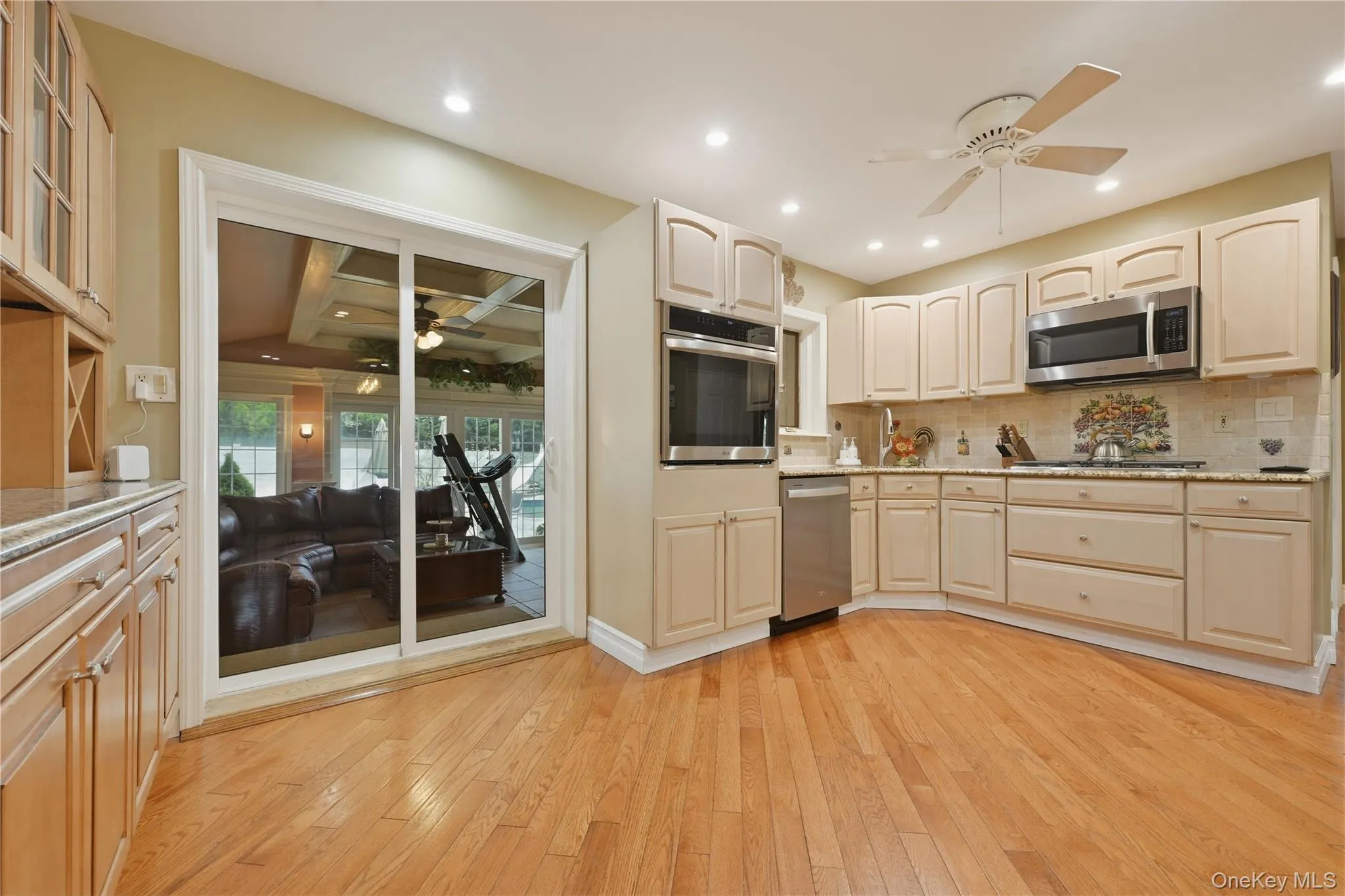 19 Berkshire Road, Oyster Bay, NY, 4 Bedrooms Bedrooms, 8 Rooms Rooms,3 BathroomsBathrooms,Residential,For Rent,Berkshire,0,1007252 19 Berkshire Road, Oyster Bay, NY, 4 Bedrooms Bedrooms, 8 Rooms Rooms,3 BathroomsBathrooms,Residential,For Rent,Berkshire,0,1007252