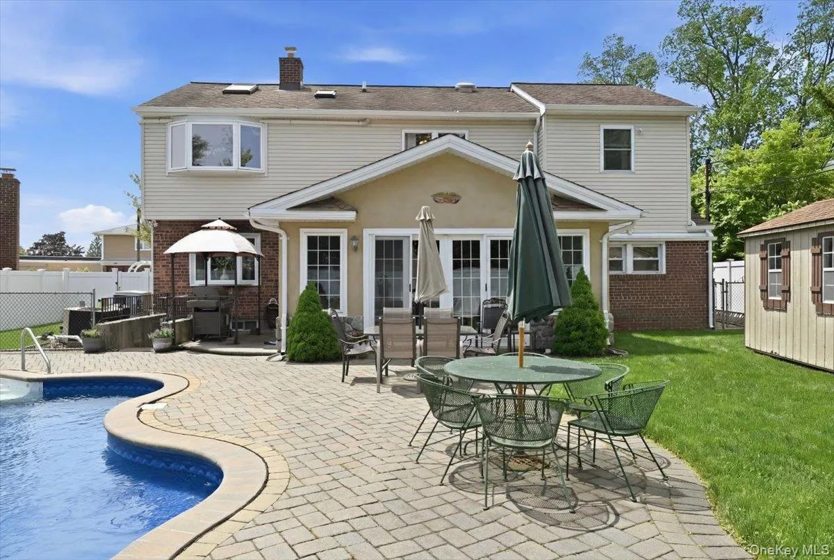 19 Berkshire Road, Oyster Bay, NY, 4 Bedrooms Bedrooms, 8 Rooms Rooms,3 BathroomsBathrooms,Residential,For Rent,Berkshire,0,1007252 19 Berkshire Road, Oyster Bay, NY, 4 Bedrooms Bedrooms, 8 Rooms Rooms,3 BathroomsBathrooms,Residential,For Rent,Berkshire,0,1007252