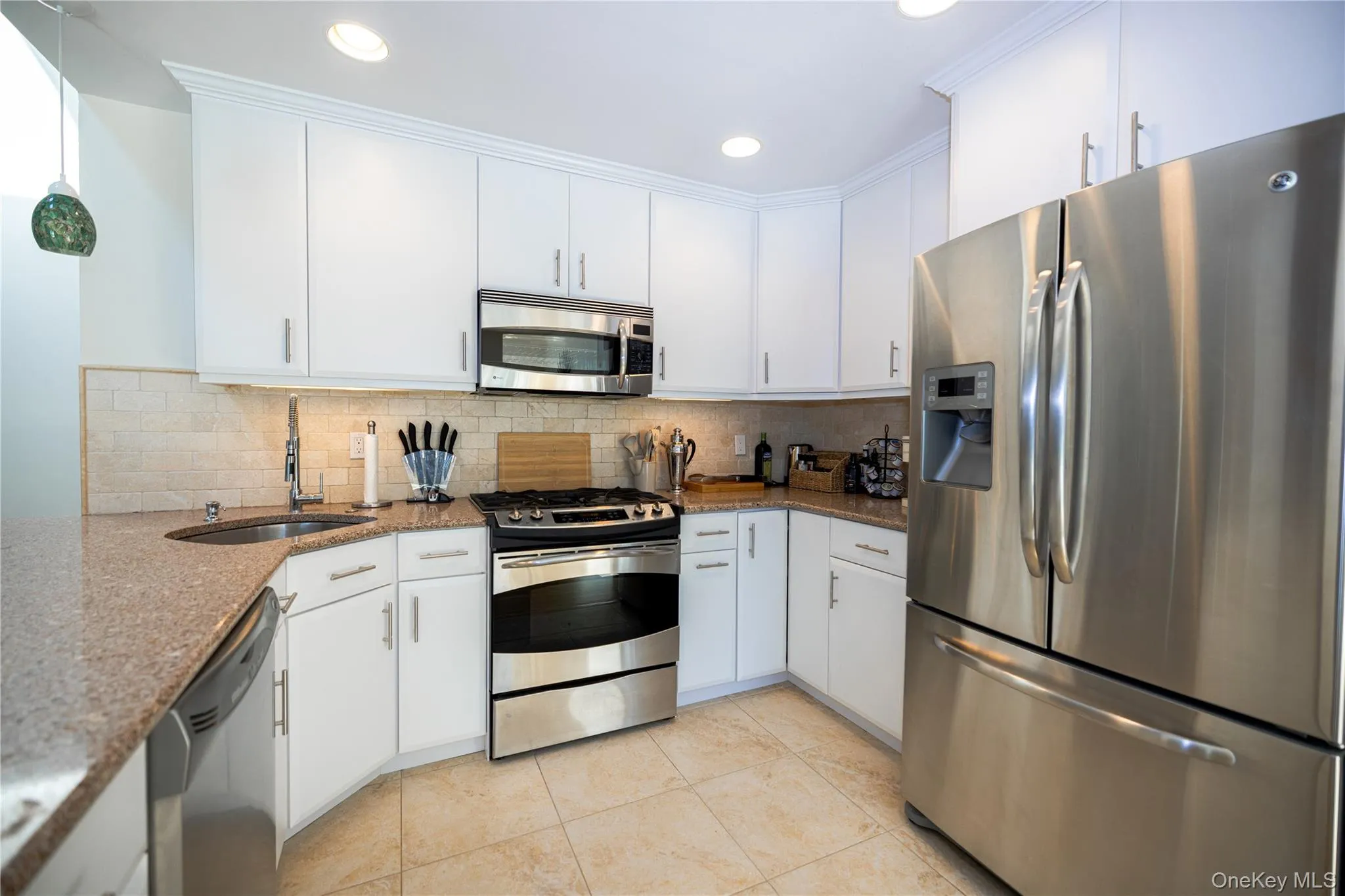 220 Pleasure Drive, Riverhead, NY, 3 Bedrooms Bedrooms, 7 Rooms Rooms,3 BathroomsBathrooms,Residential,For Rent,Pleasure,0,1007258 220 Pleasure Drive, Riverhead, NY, 3 Bedrooms Bedrooms, 7 Rooms Rooms,3 BathroomsBathrooms,Residential,For Rent,Pleasure,0,1007258