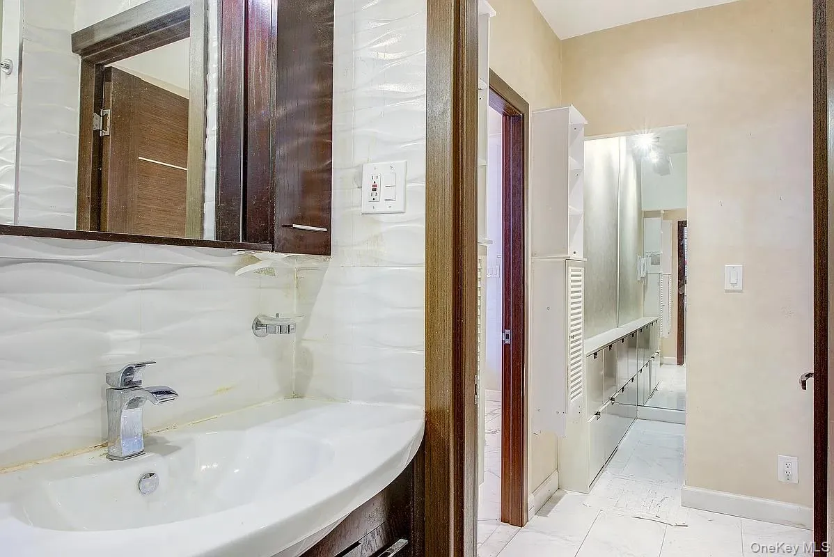 76-36 113 Street, New York, NY, 2 Rooms Rooms,1 BathroomBathrooms,Residential,For Rent,113,0,1007262 76-36 113 Street, New York, NY, 2 Rooms Rooms,1 BathroomBathrooms,Residential,For Rent,113,0,1007262