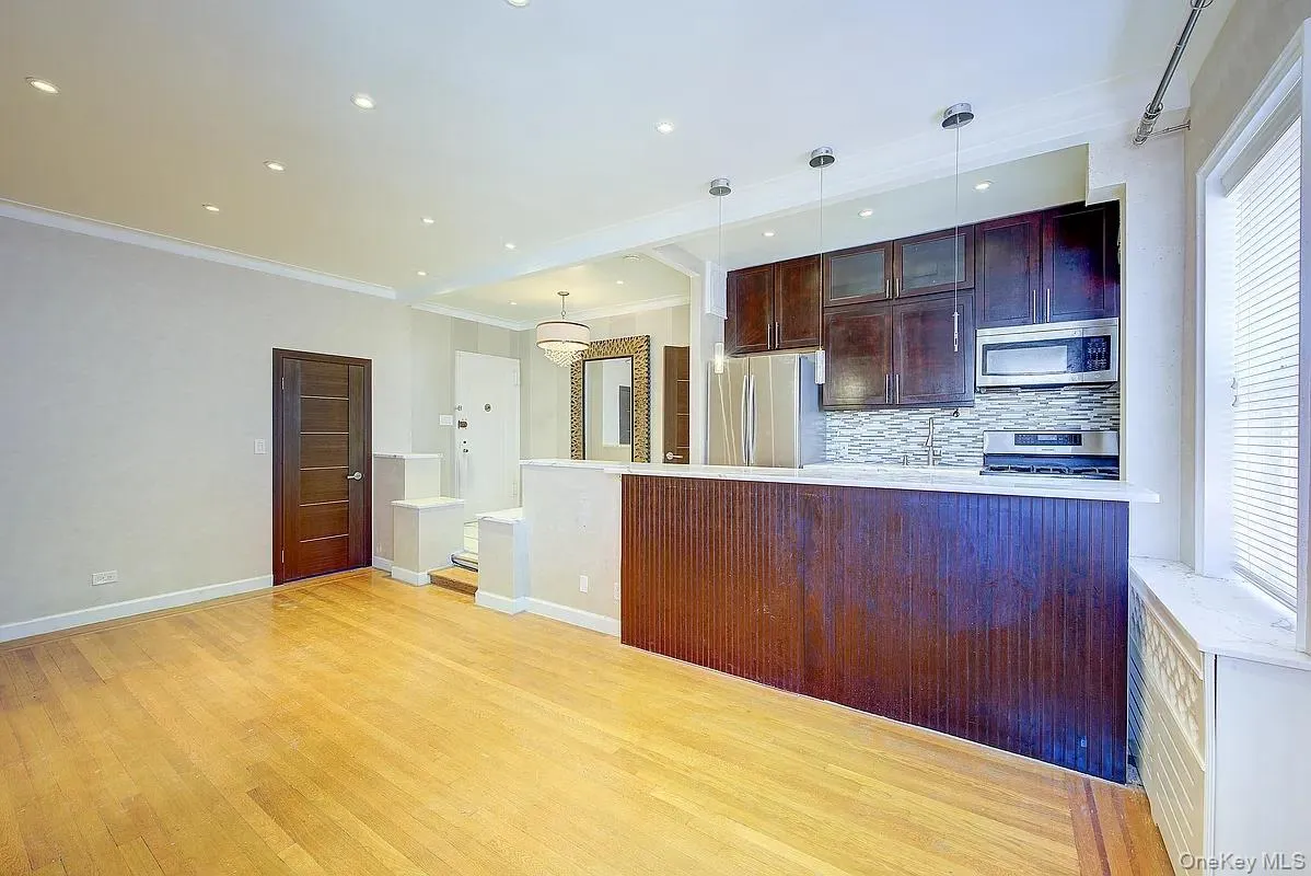76-36 113 Street, New York, NY, 2 Rooms Rooms,1 BathroomBathrooms,Residential,For Rent,113,0,1007262 76-36 113 Street, New York, NY, 2 Rooms Rooms,1 BathroomBathrooms,Residential,For Rent,113,0,1007262