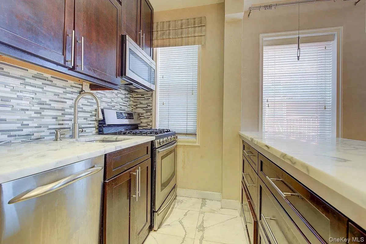 76-36 113 Street, New York, NY, 2 Rooms Rooms,1 BathroomBathrooms,Residential,For Rent,113,0,1007262 76-36 113 Street, New York, NY, 2 Rooms Rooms,1 BathroomBathrooms,Residential,For Rent,113,0,1007262