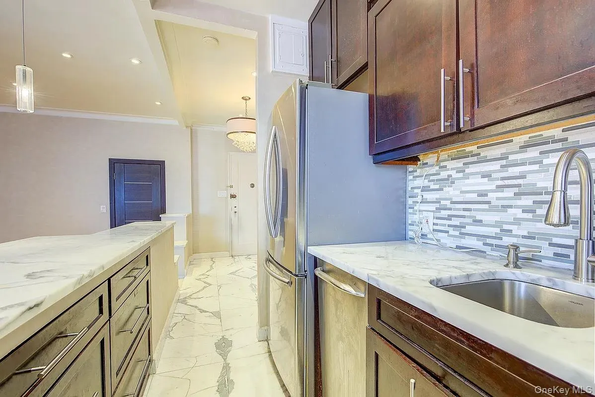 76-36 113 Street, New York, NY, 2 Rooms Rooms,1 BathroomBathrooms,Residential,For Rent,113,0,1007262 76-36 113 Street, New York, NY, 2 Rooms Rooms,1 BathroomBathrooms,Residential,For Rent,113,0,1007262