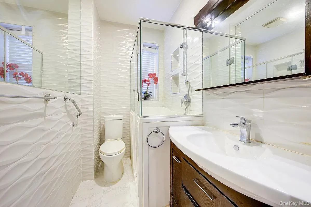 76-36 113 Street, New York, NY, 2 Rooms Rooms,1 BathroomBathrooms,Residential,For Rent,113,0,1007262 76-36 113 Street, New York, NY, 2 Rooms Rooms,1 BathroomBathrooms,Residential,For Rent,113,0,1007262