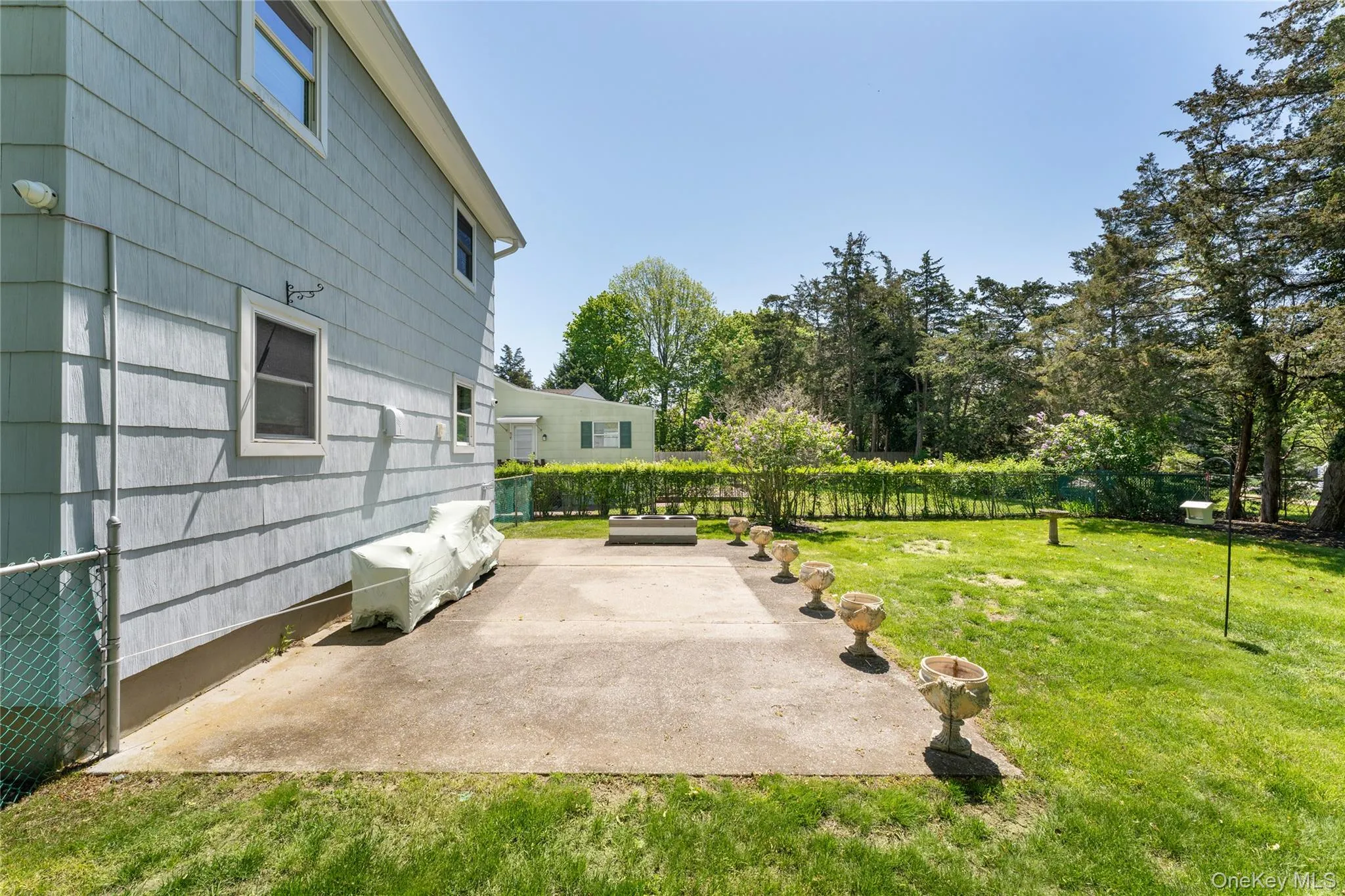 22 End Avenue, Southampton, NY, 3 Bedrooms Bedrooms, 8 Rooms Rooms,2 BathroomsBathrooms,Residential Lease,For Rent,End,0,1007266 22 End Avenue, Southampton, NY, 3 Bedrooms Bedrooms, 8 Rooms Rooms,2 BathroomsBathrooms,Residential Lease,For Rent,End,0,1007266