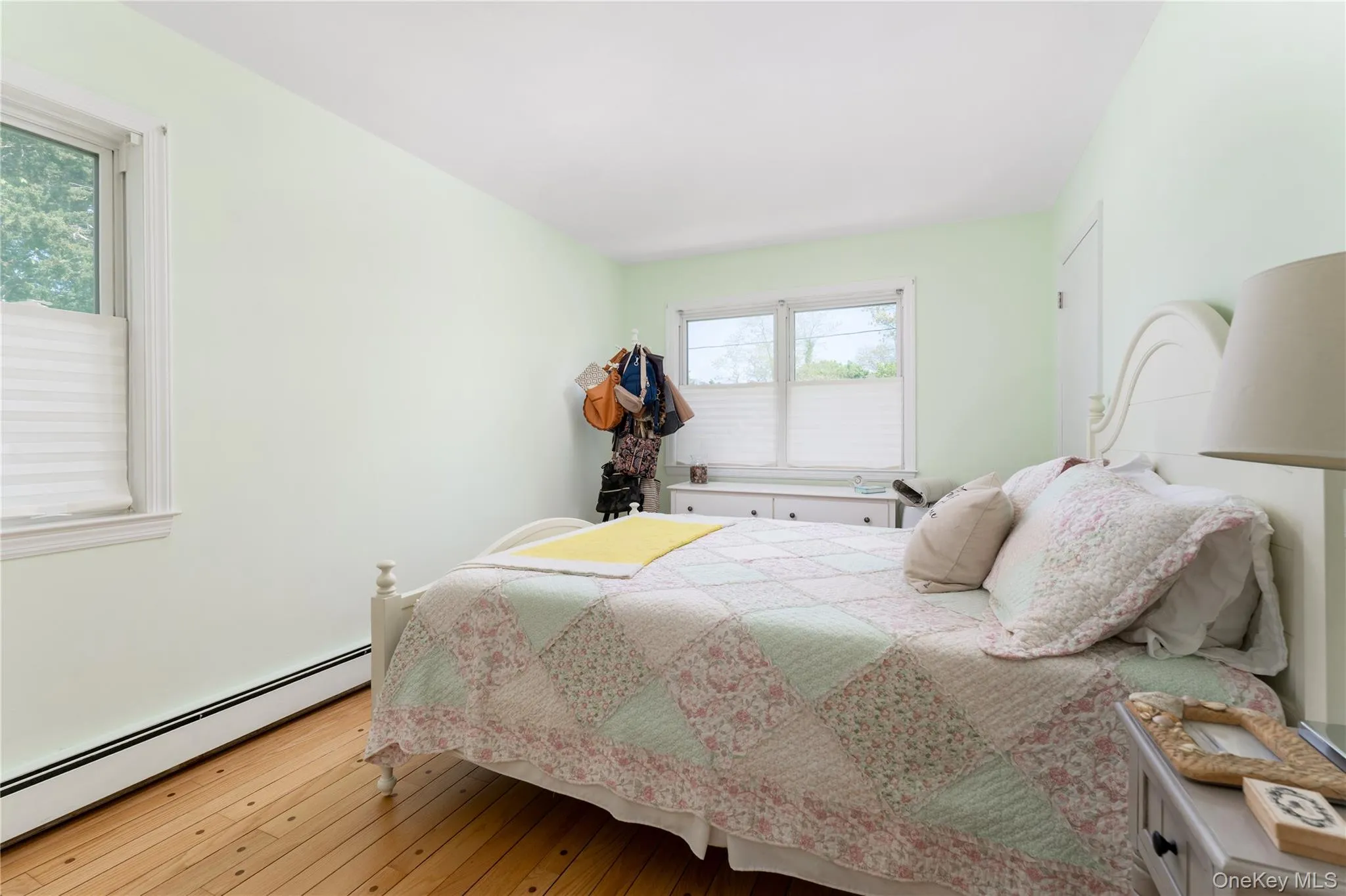 22 End Avenue, Southampton, NY, 3 Bedrooms Bedrooms, 8 Rooms Rooms,2 BathroomsBathrooms,Residential Lease,For Rent,End,0,1007266 22 End Avenue, Southampton, NY, 3 Bedrooms Bedrooms, 8 Rooms Rooms,2 BathroomsBathrooms,Residential Lease,For Rent,End,0,1007266
