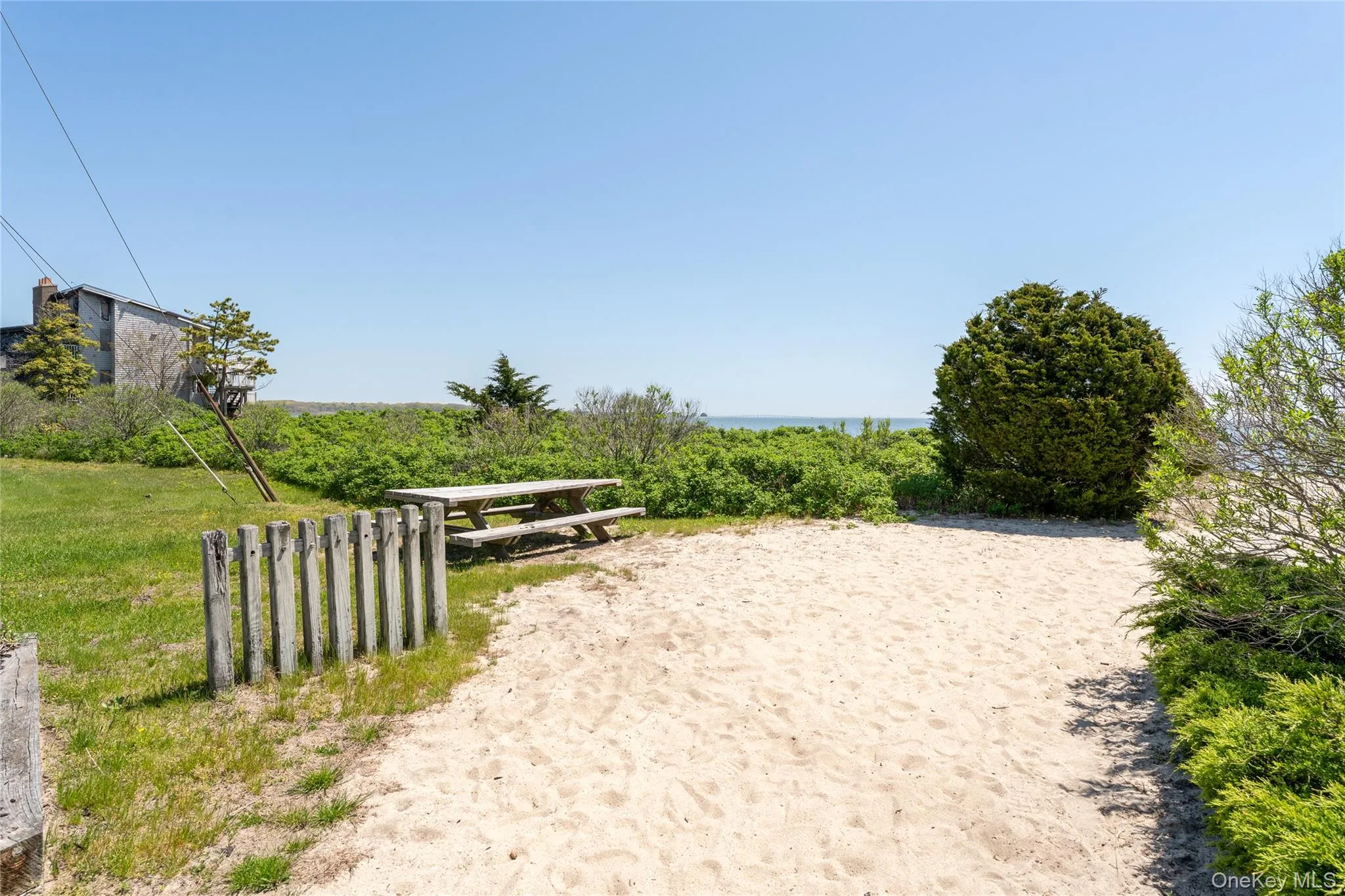 22 End Avenue, Southampton, NY, 3 Bedrooms Bedrooms, 8 Rooms Rooms,2 BathroomsBathrooms,Residential Lease,For Rent,End,0,1007266 22 End Avenue, Southampton, NY, 3 Bedrooms Bedrooms, 8 Rooms Rooms,2 BathroomsBathrooms,Residential Lease,For Rent,End,0,1007266