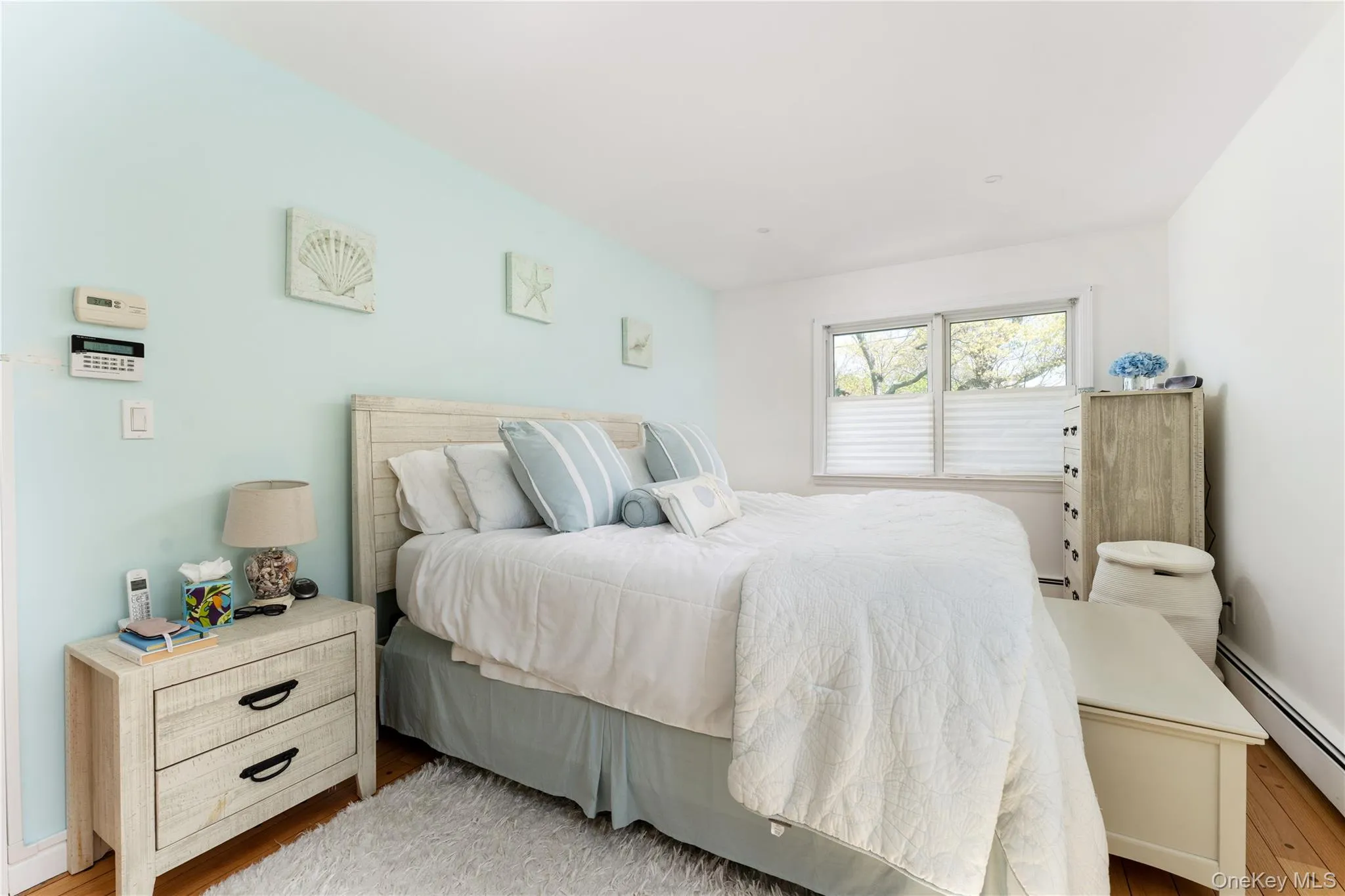 22 End Avenue, Southampton, NY, 3 Bedrooms Bedrooms, 8 Rooms Rooms,2 BathroomsBathrooms,Residential Lease,For Rent,End,0,1007266 22 End Avenue, Southampton, NY, 3 Bedrooms Bedrooms, 8 Rooms Rooms,2 BathroomsBathrooms,Residential Lease,For Rent,End,0,1007266