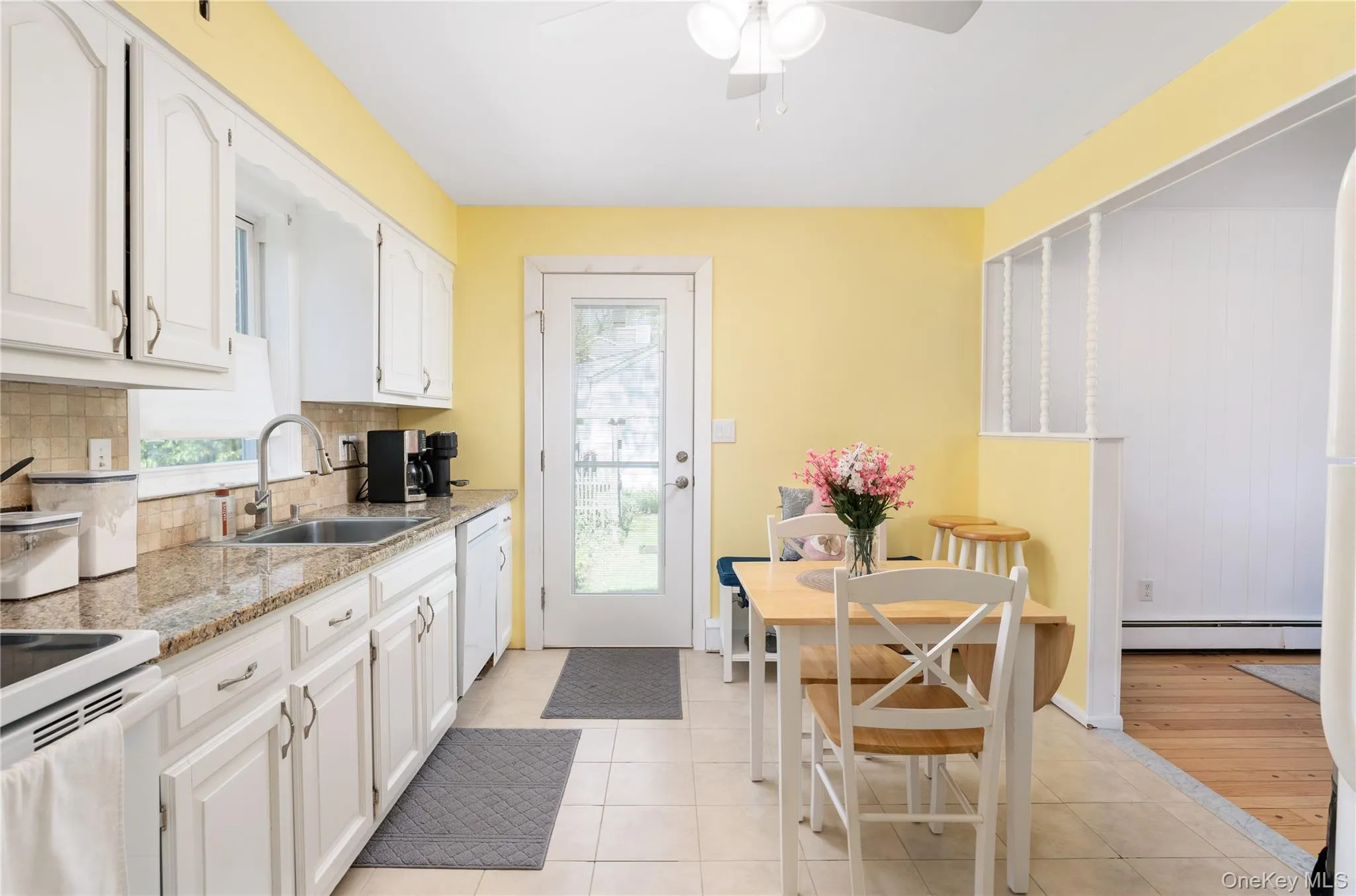 22 End Avenue, Southampton, NY, 3 Bedrooms Bedrooms, 8 Rooms Rooms,2 BathroomsBathrooms,Residential Lease,For Rent,End,0,1007266 22 End Avenue, Southampton, NY, 3 Bedrooms Bedrooms, 8 Rooms Rooms,2 BathroomsBathrooms,Residential Lease,For Rent,End,0,1007266