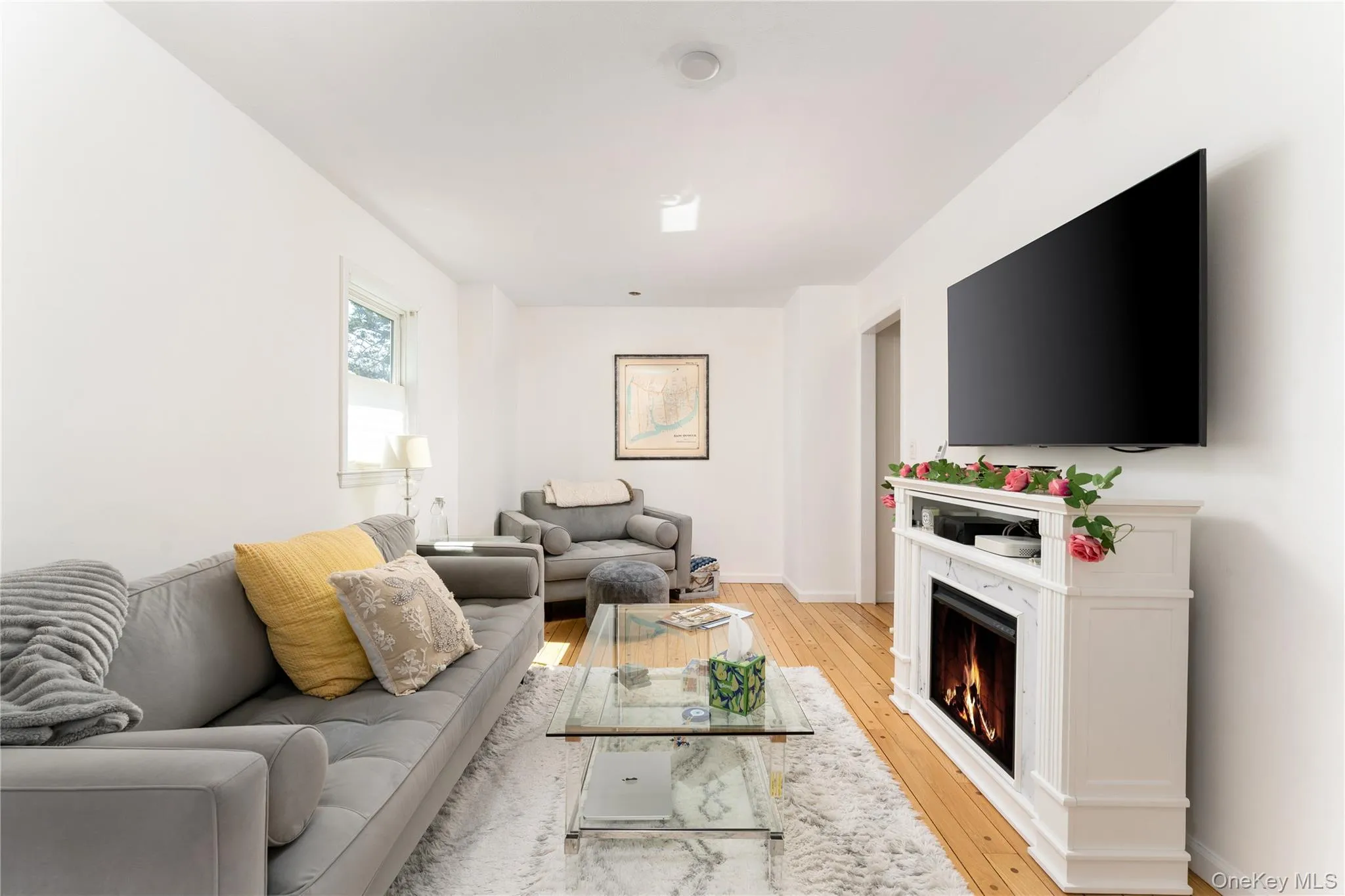 22 End Avenue, Southampton, NY, 3 Bedrooms Bedrooms, 8 Rooms Rooms,2 BathroomsBathrooms,Residential Lease,For Rent,End,0,1007266 22 End Avenue, Southampton, NY, 3 Bedrooms Bedrooms, 8 Rooms Rooms,2 BathroomsBathrooms,Residential Lease,For Rent,End,0,1007266