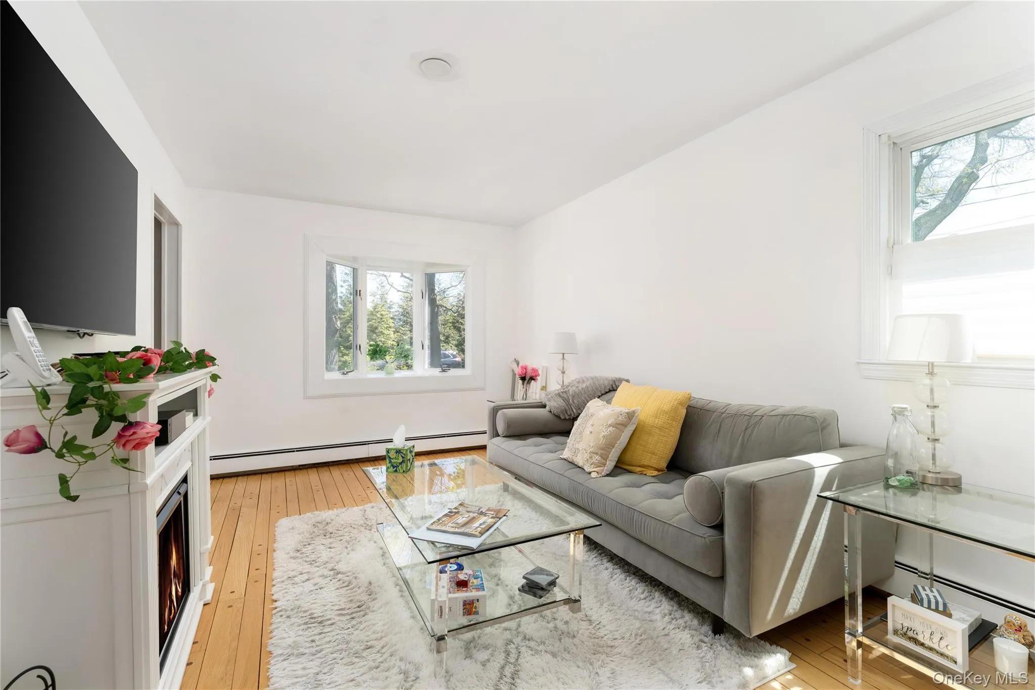 22 End Avenue, Southampton, NY, 3 Bedrooms Bedrooms, 8 Rooms Rooms,2 BathroomsBathrooms,Residential Lease,For Rent,End,0,1007266 22 End Avenue, Southampton, NY, 3 Bedrooms Bedrooms, 8 Rooms Rooms,2 BathroomsBathrooms,Residential Lease,For Rent,End,0,1007266