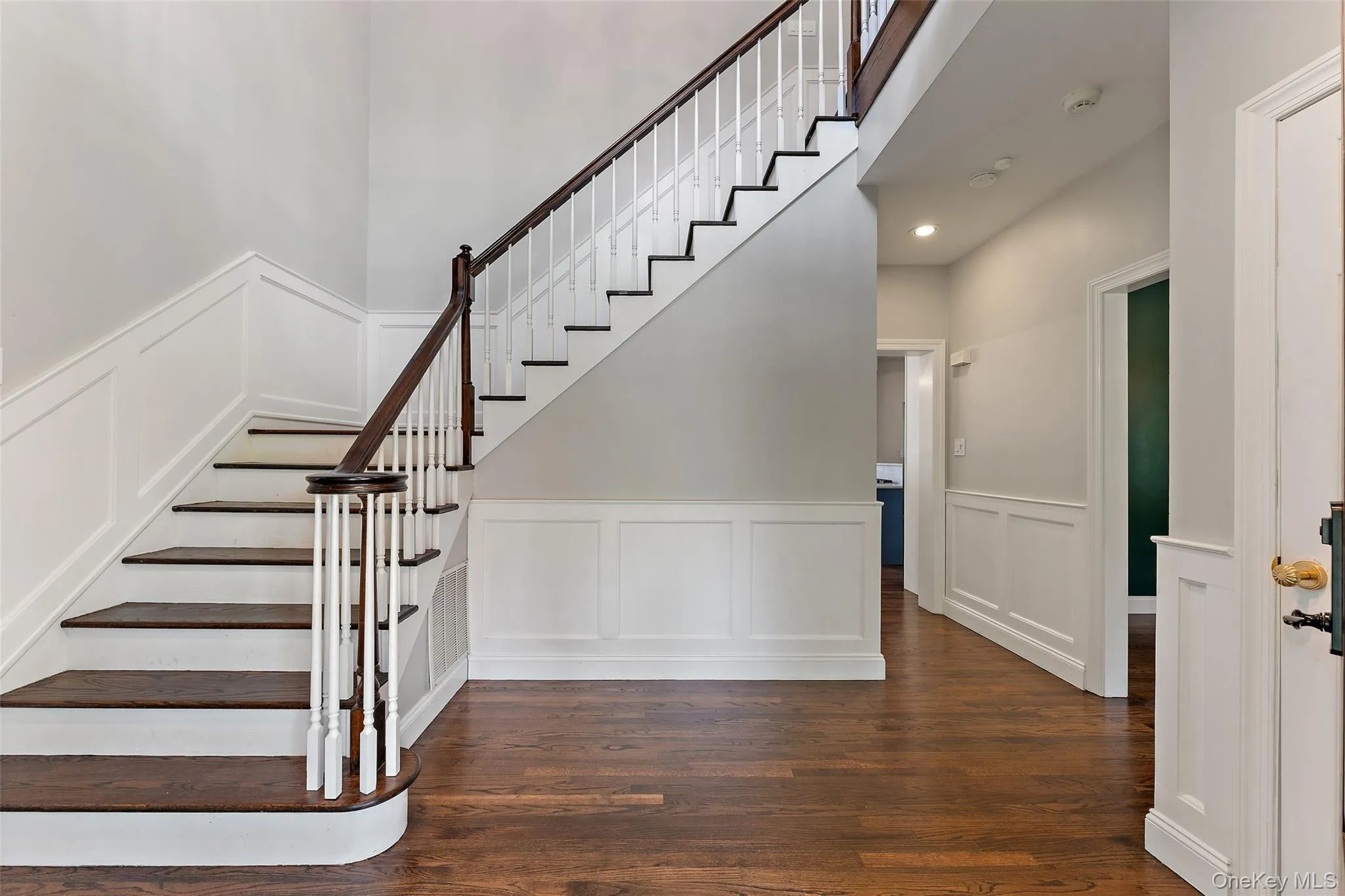 2 Castle Hill Close, Greenburgh, NY, 5 Bedrooms Bedrooms, 9 Rooms Rooms,3 BathroomsBathrooms,Residential,For Rent,Castle Hill,0,1007275 2 Castle Hill Close, Greenburgh, NY, 5 Bedrooms Bedrooms, 9 Rooms Rooms,3 BathroomsBathrooms,Residential,For Rent,Castle Hill,0,1007275