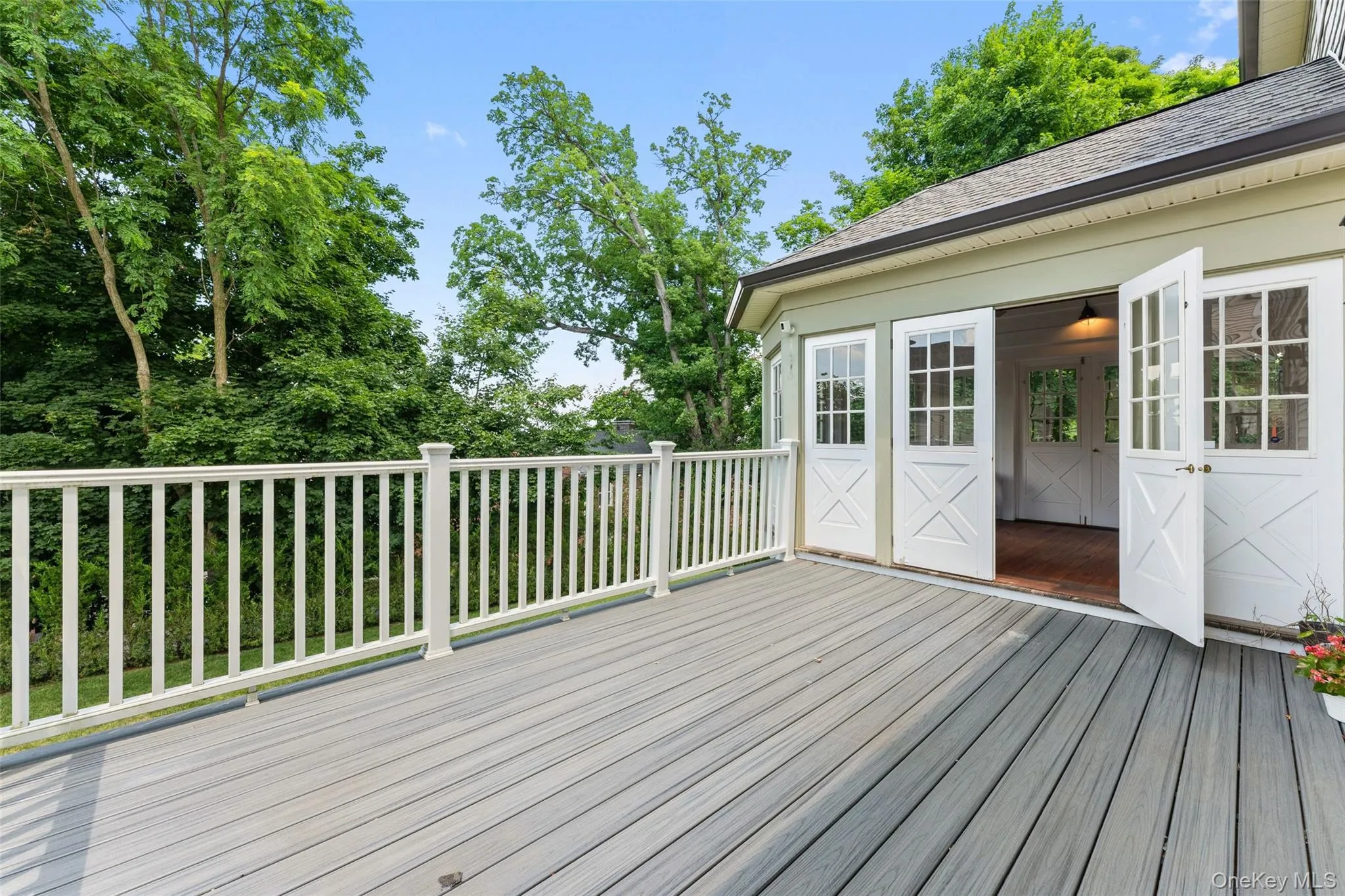 Plenty of room for bbq's and entertaining! Plenty of room for bbq's and entertaining!