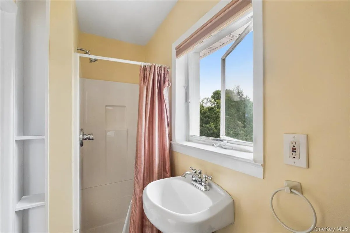 5 Agnes Circle, Greenburgh, NY, 4 Bedrooms Bedrooms, 9 Rooms Rooms,4 BathroomsBathrooms,Residential Lease,For Rent,Agnes,0,1007276 5 Agnes Circle, Greenburgh, NY, 4 Bedrooms Bedrooms, 9 Rooms Rooms,4 BathroomsBathrooms,Residential Lease,For Rent,Agnes,0,1007276