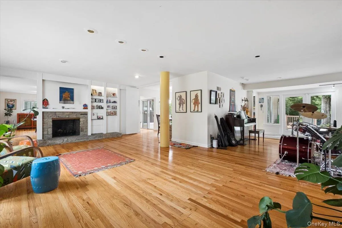 5 Agnes Circle, Greenburgh, NY, 4 Bedrooms Bedrooms, 9 Rooms Rooms,4 BathroomsBathrooms,Residential Lease,For Rent,Agnes,0,1007276 5 Agnes Circle, Greenburgh, NY, 4 Bedrooms Bedrooms, 9 Rooms Rooms,4 BathroomsBathrooms,Residential Lease,For Rent,Agnes,0,1007276