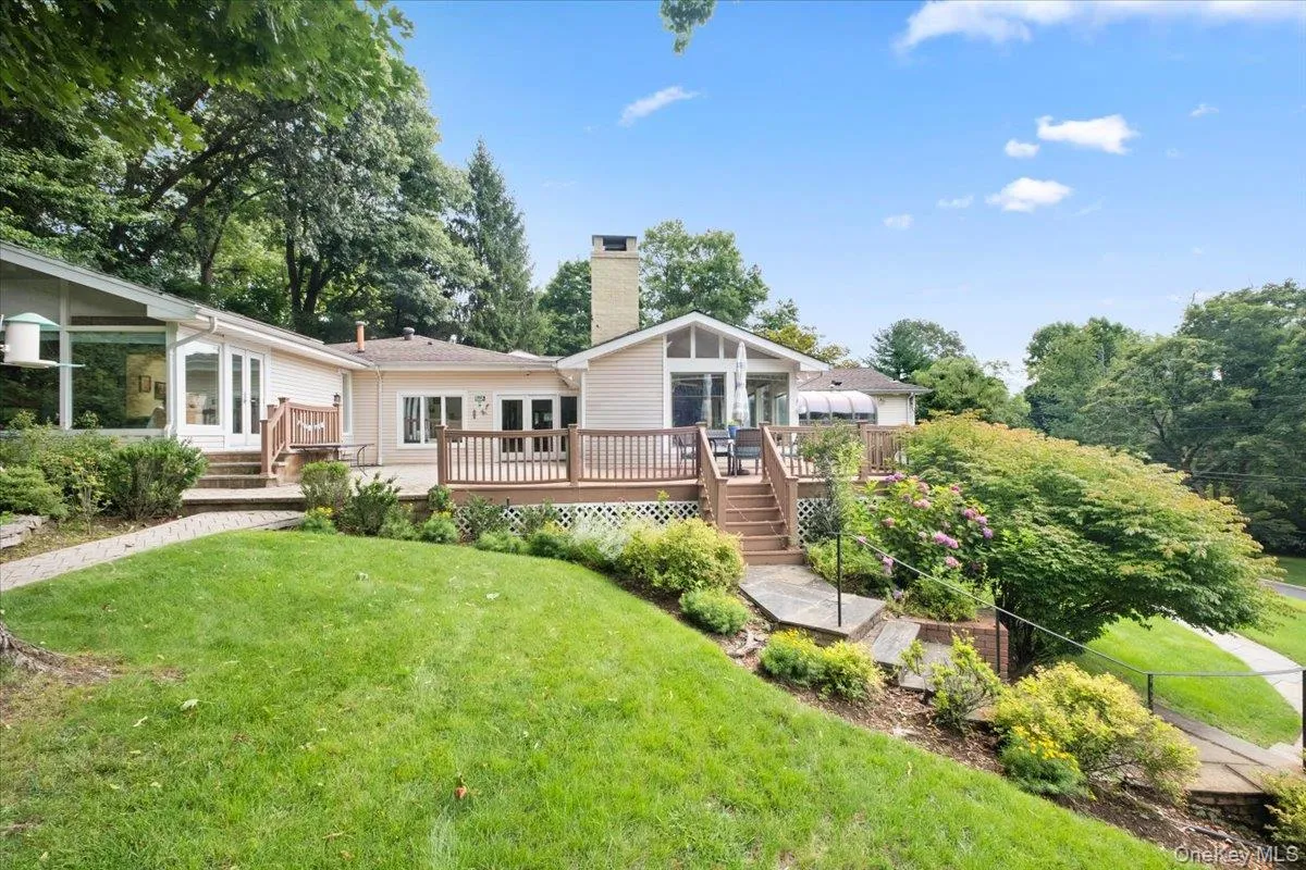5 Agnes Circle, Greenburgh, NY, 4 Bedrooms Bedrooms, 9 Rooms Rooms,4 BathroomsBathrooms,Residential Lease,For Rent,Agnes,0,1007276 5 Agnes Circle, Greenburgh, NY, 4 Bedrooms Bedrooms, 9 Rooms Rooms,4 BathroomsBathrooms,Residential Lease,For Rent,Agnes,0,1007276