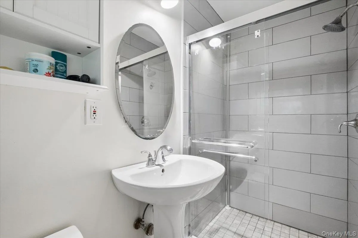 5 Agnes Circle, Greenburgh, NY, 4 Bedrooms Bedrooms, 9 Rooms Rooms,4 BathroomsBathrooms,Residential Lease,For Rent,Agnes,0,1007276 5 Agnes Circle, Greenburgh, NY, 4 Bedrooms Bedrooms, 9 Rooms Rooms,4 BathroomsBathrooms,Residential Lease,For Rent,Agnes,0,1007276