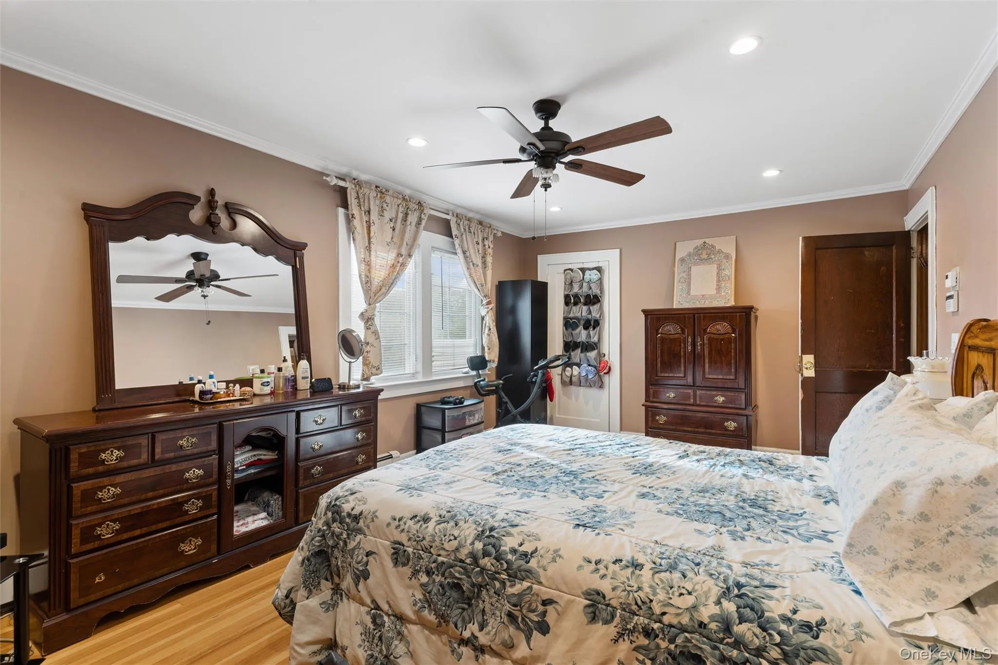 1055 Stanton Avenue, Hempstead, NY, 3 Bedrooms Bedrooms, 7 Rooms Rooms,2 BathroomsBathrooms,Residential,For Rent,Stanton,0,1007278 1055 Stanton Avenue, Hempstead, NY, 3 Bedrooms Bedrooms, 7 Rooms Rooms,2 BathroomsBathrooms,Residential,For Rent,Stanton,0,1007278