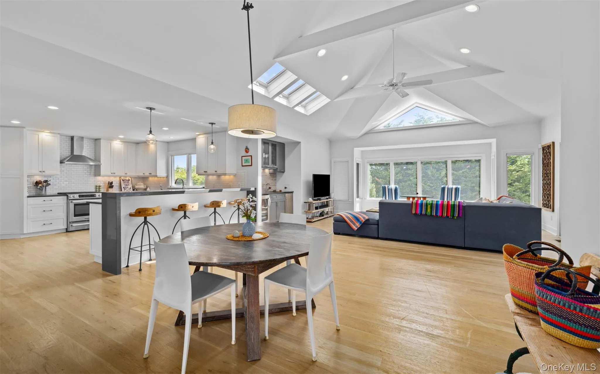 58 Bayfield Lane, Southampton, NY, 4 Bedrooms Bedrooms, 8 Rooms Rooms,3 BathroomsBathrooms,Residential Lease,For Rent,Bayfield,0,1007286 58 Bayfield Lane, Southampton, NY, 4 Bedrooms Bedrooms, 8 Rooms Rooms,3 BathroomsBathrooms,Residential Lease,For Rent,Bayfield,0,1007286