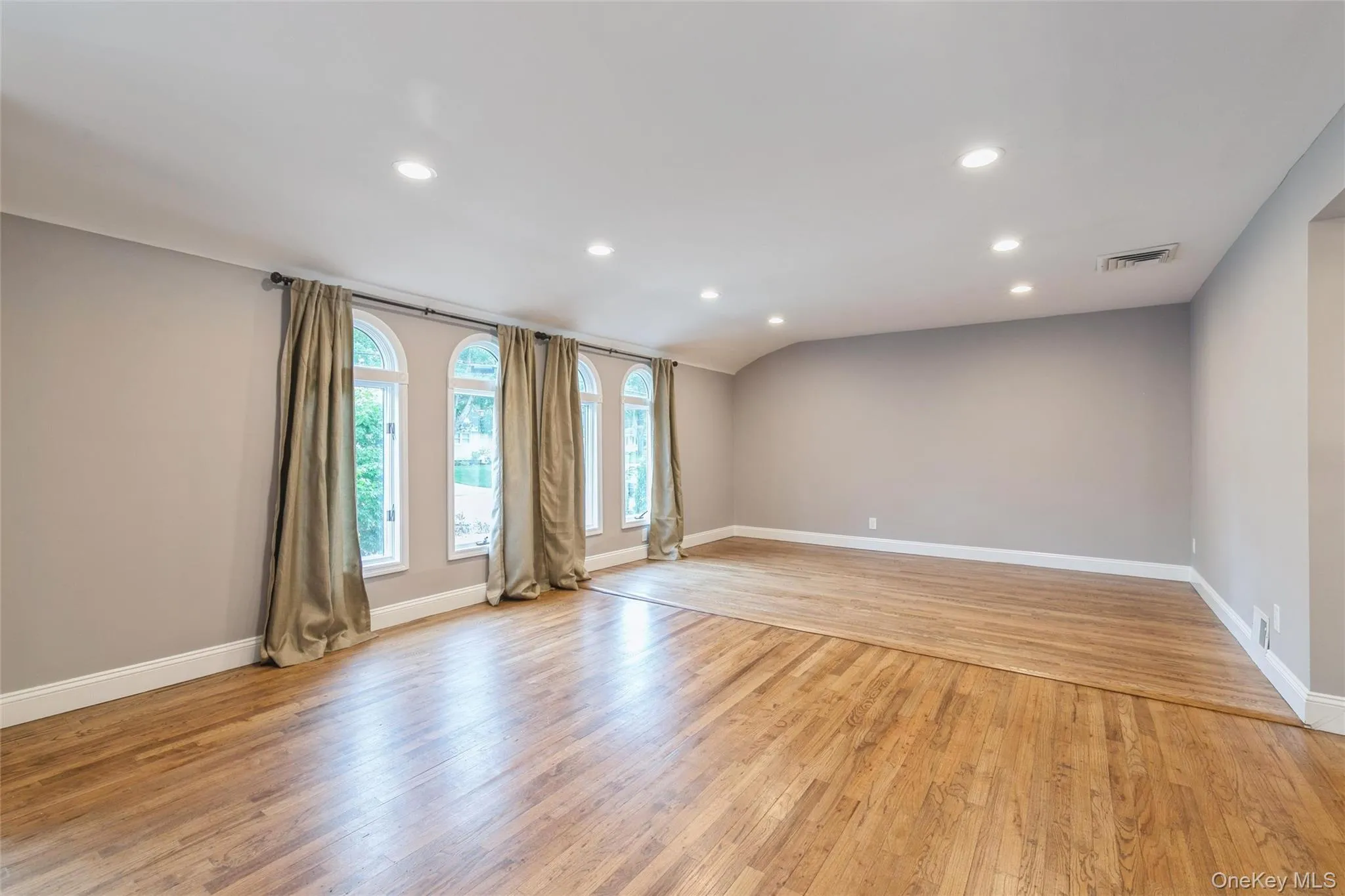 182 Smithtown Polk Boulevard, Brookhaven, NY, 3 Bedrooms Bedrooms, 6 Rooms Rooms,2 BathroomsBathrooms,Residential,For Rent,Smithtown Polk,0,KEY1007288 182 Smithtown Polk Boulevard, Brookhaven, NY, 3 Bedrooms Bedrooms, 6 Rooms Rooms,2 BathroomsBathrooms,Residential,For Rent,Smithtown Polk,0,KEY1007288