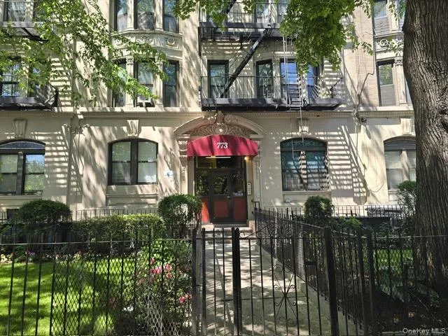 773 Eastern Parkway, New York, NY, 1 Bedroom Bedrooms, 3 Rooms Rooms,1 BathroomBathrooms,Residential,For Rent,Parkway,0,1007293 773 Eastern Parkway, New York, NY, 1 Bedroom Bedrooms, 3 Rooms Rooms,1 BathroomBathrooms,Residential,For Rent,Parkway,0,1007293