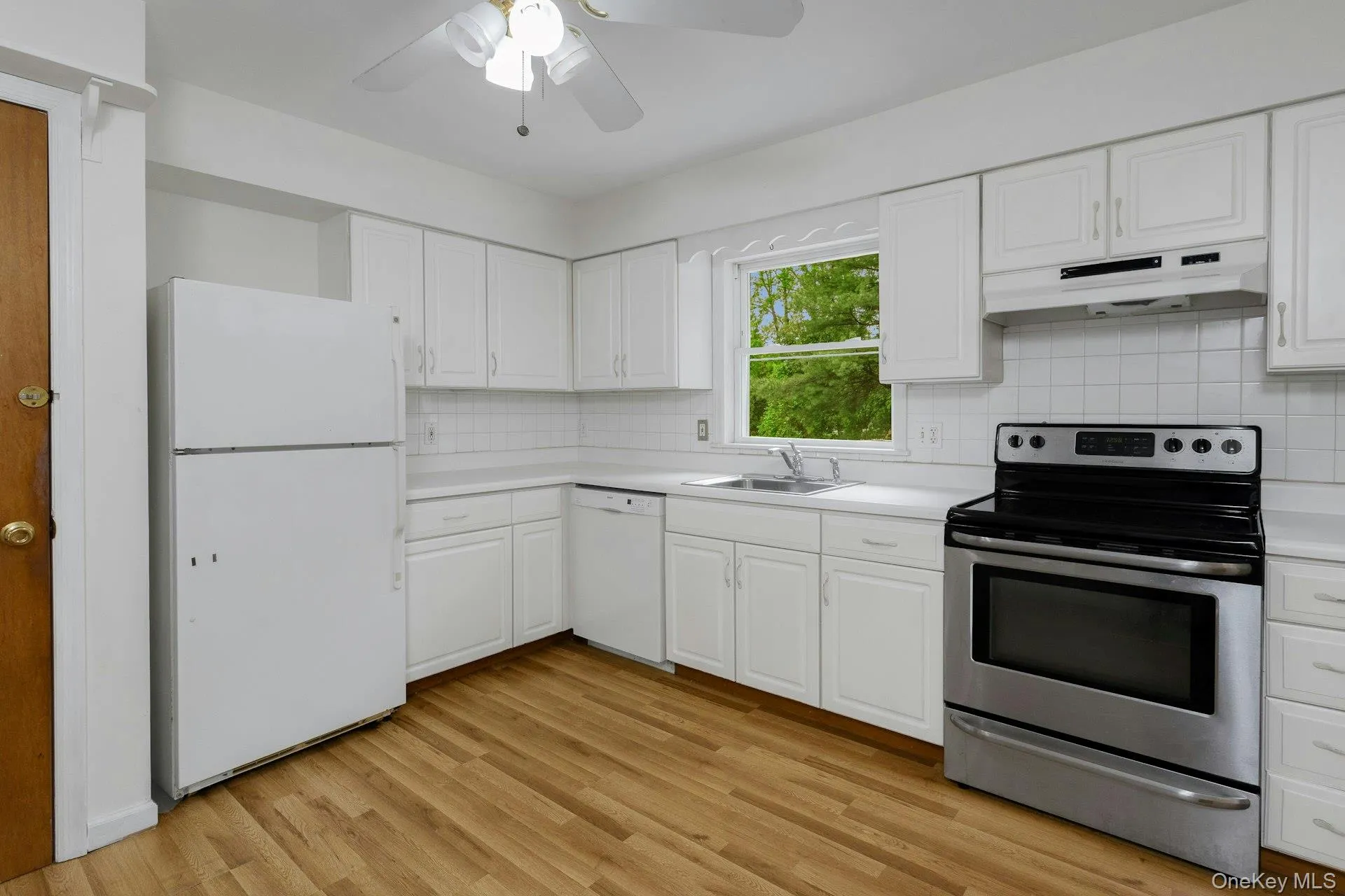 20 Elizabeth Terrace, Wappinger, NY, 3 Bedrooms Bedrooms, 10 Rooms Rooms,1 BathroomBathrooms,Residential,For Rent,Elizabeth,0,1007303 20 Elizabeth Terrace, Wappinger, NY, 3 Bedrooms Bedrooms, 10 Rooms Rooms,1 BathroomBathrooms,Residential,For Rent,Elizabeth,0,1007303