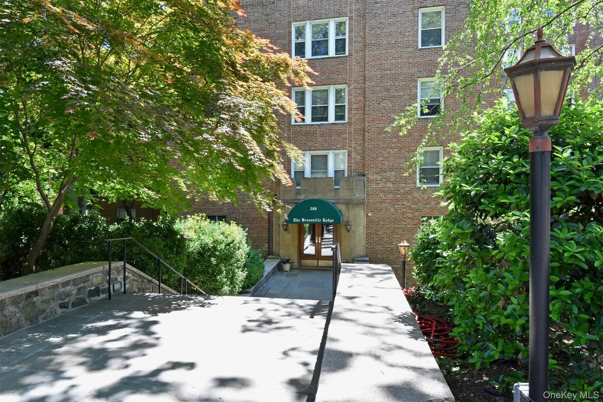 Conveniently located just a short walk from Bronxville Village and Metro-North, this hidden gem offers the perfect blend of charm and accessibility. Schedule your showing today! Conveniently located just a short walk from Bronxville Village and Metro-North, this hidden gem offers the perfect blend of charm and accessibility. Schedule your showing today!