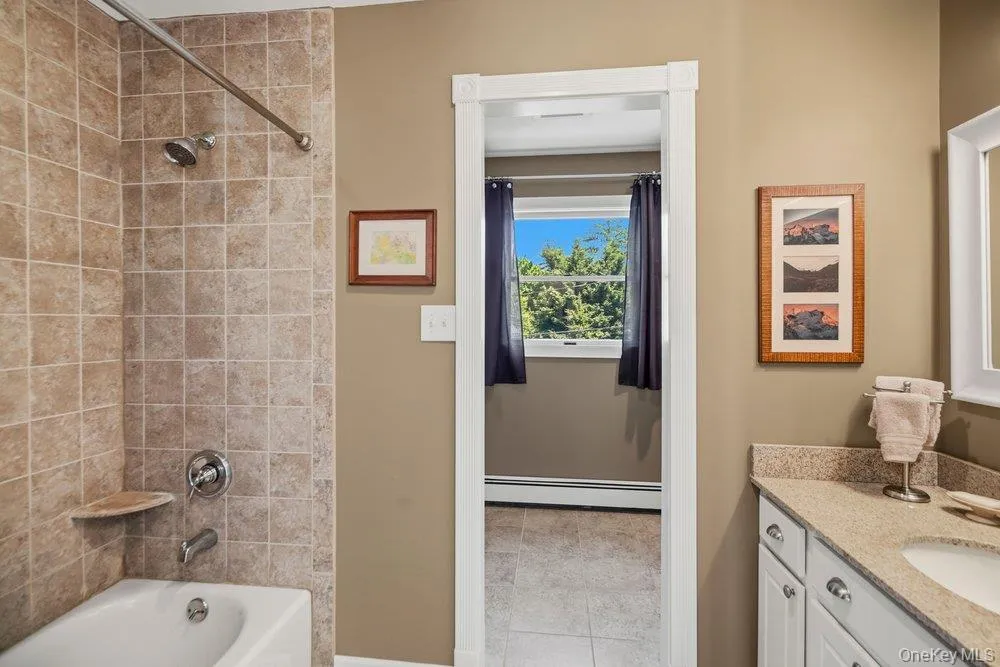 47 Lubber Street, Brookhaven, NY, 5 Bedrooms Bedrooms, 9 Rooms Rooms,2 BathroomsBathrooms,Residential,For Rent,Lubber,0,1007307 47 Lubber Street, Brookhaven, NY, 5 Bedrooms Bedrooms, 9 Rooms Rooms,2 BathroomsBathrooms,Residential,For Rent,Lubber,0,1007307