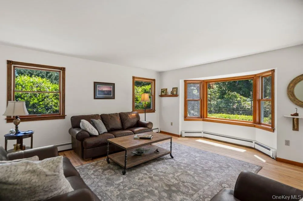 47 Lubber Street, Brookhaven, NY, 5 Bedrooms Bedrooms, 9 Rooms Rooms,2 BathroomsBathrooms,Residential,For Rent,Lubber,0,1007307 47 Lubber Street, Brookhaven, NY, 5 Bedrooms Bedrooms, 9 Rooms Rooms,2 BathroomsBathrooms,Residential,For Rent,Lubber,0,1007307