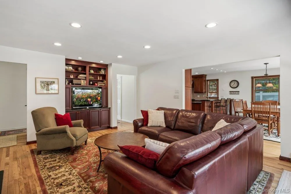 47 Lubber Street, Brookhaven, NY, 5 Bedrooms Bedrooms, 9 Rooms Rooms,2 BathroomsBathrooms,Residential,For Rent,Lubber,0,1007307 47 Lubber Street, Brookhaven, NY, 5 Bedrooms Bedrooms, 9 Rooms Rooms,2 BathroomsBathrooms,Residential,For Rent,Lubber,0,1007307