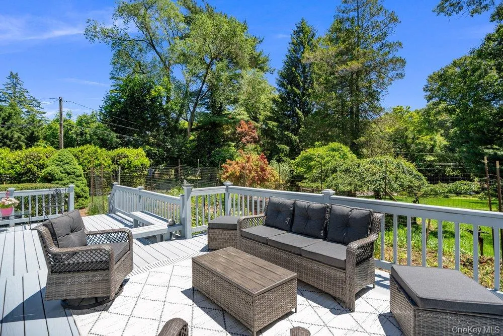 47 Lubber Street, Brookhaven, NY, 5 Bedrooms Bedrooms, 9 Rooms Rooms,2 BathroomsBathrooms,Residential,For Rent,Lubber,0,1007307 47 Lubber Street, Brookhaven, NY, 5 Bedrooms Bedrooms, 9 Rooms Rooms,2 BathroomsBathrooms,Residential,For Rent,Lubber,0,1007307