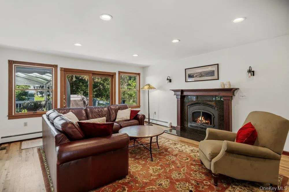 47 Lubber Street, Brookhaven, NY, 5 Bedrooms Bedrooms, 9 Rooms Rooms,2 BathroomsBathrooms,Residential,For Rent,Lubber,0,1007307 47 Lubber Street, Brookhaven, NY, 5 Bedrooms Bedrooms, 9 Rooms Rooms,2 BathroomsBathrooms,Residential,For Rent,Lubber,0,1007307