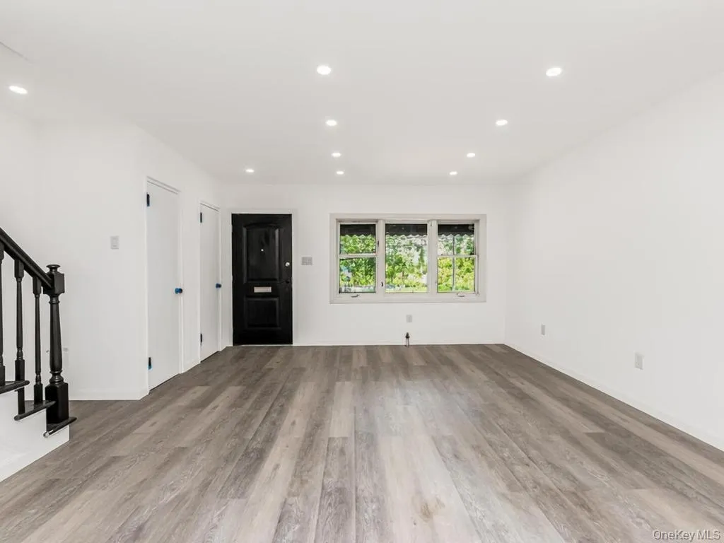 1066 219th Street, New York, NY, 3 Bedrooms Bedrooms, 9 Rooms Rooms,2 BathroomsBathrooms,Residential,For Rent,219th,0,1007312 1066 219th Street, New York, NY, 3 Bedrooms Bedrooms, 9 Rooms Rooms,2 BathroomsBathrooms,Residential,For Rent,219th,0,1007312