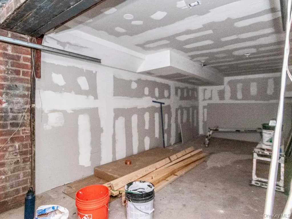 1066 219th Street, New York, NY, 3 Bedrooms Bedrooms, 9 Rooms Rooms,2 BathroomsBathrooms,Residential,For Rent,219th,0,1007312 1066 219th Street, New York, NY, 3 Bedrooms Bedrooms, 9 Rooms Rooms,2 BathroomsBathrooms,Residential,For Rent,219th,0,1007312