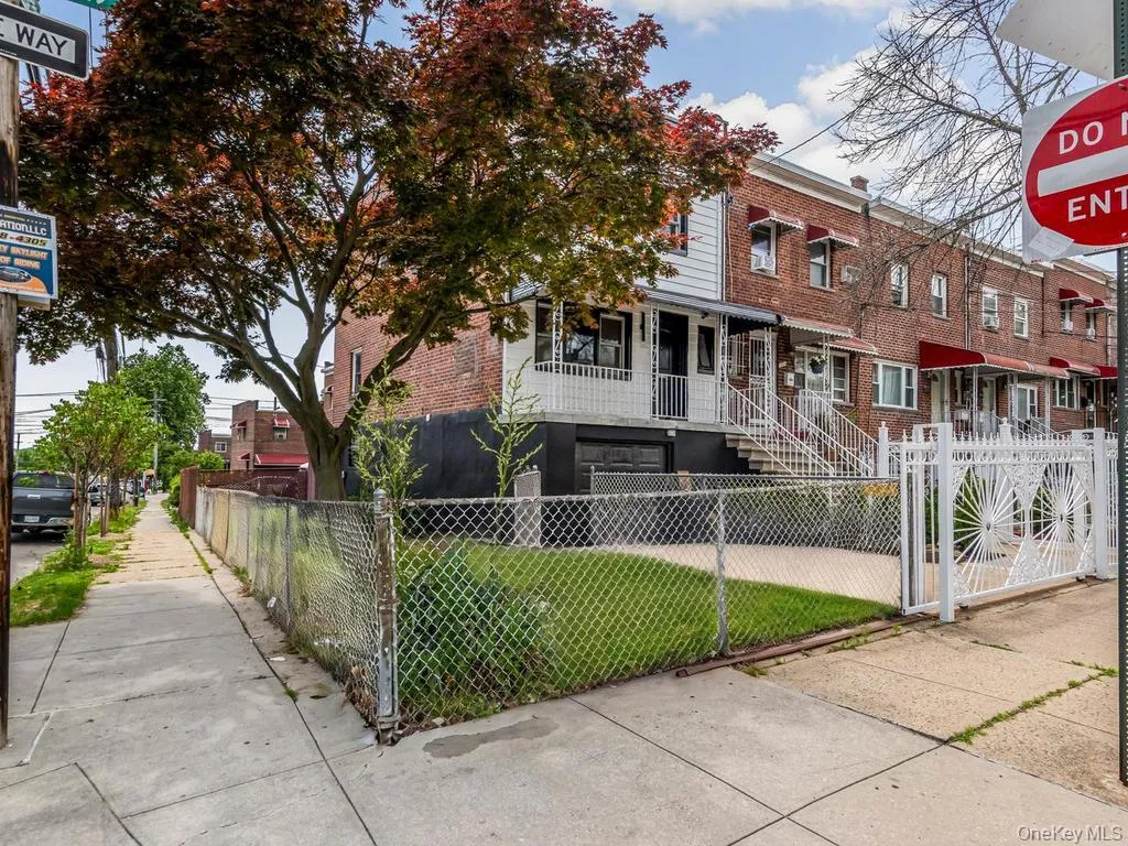 1066 219th Street, New York, NY, 3 Bedrooms Bedrooms, 9 Rooms Rooms,2 BathroomsBathrooms,Residential,For Rent,219th,0,1007312 1066 219th Street, New York, NY, 3 Bedrooms Bedrooms, 9 Rooms Rooms,2 BathroomsBathrooms,Residential,For Rent,219th,0,1007312