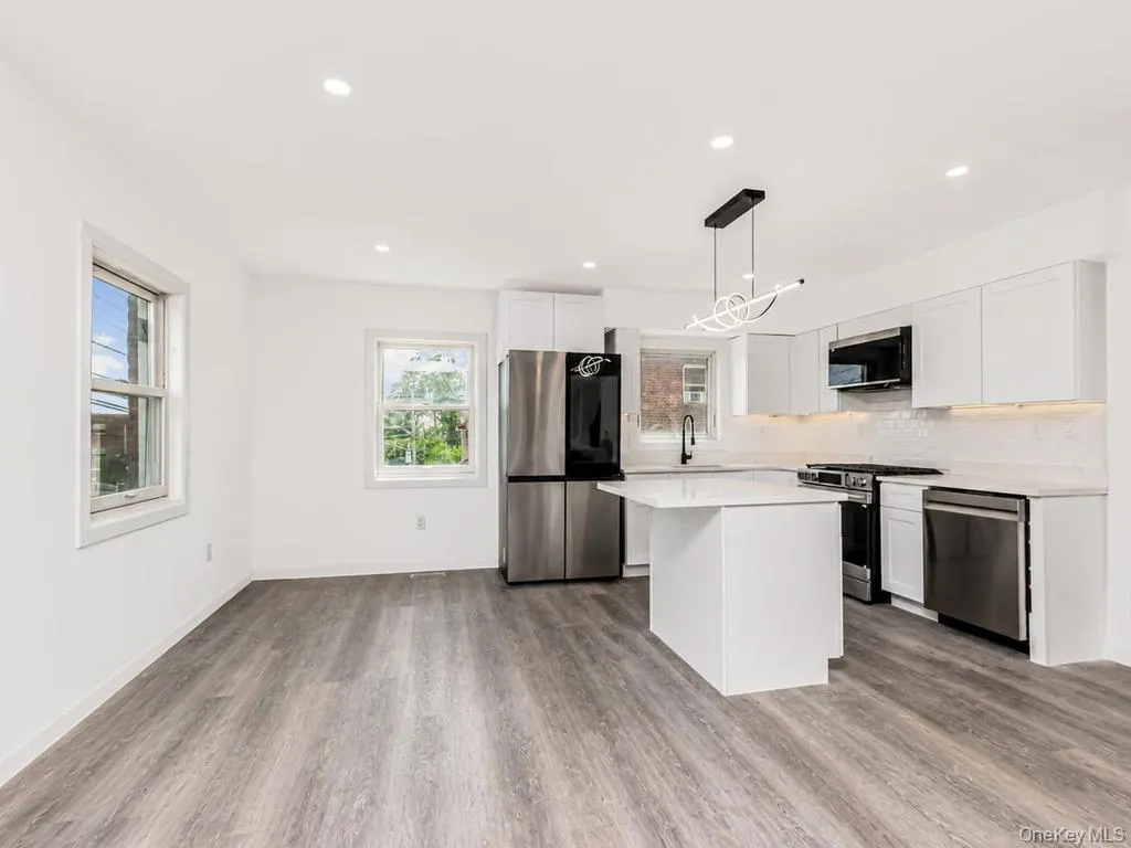 1066 219th Street, New York, NY, 3 Bedrooms Bedrooms, 9 Rooms Rooms,2 BathroomsBathrooms,Residential,For Rent,219th,0,1007312 1066 219th Street, New York, NY, 3 Bedrooms Bedrooms, 9 Rooms Rooms,2 BathroomsBathrooms,Residential,For Rent,219th,0,1007312
