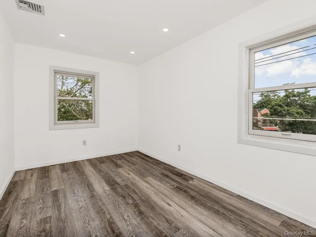 1066 219th Street, New York, NY, 3 Bedrooms Bedrooms, 9 Rooms Rooms,2 BathroomsBathrooms,Residential,For Rent,219th,0,1007312 1066 219th Street, New York, NY, 3 Bedrooms Bedrooms, 9 Rooms Rooms,2 BathroomsBathrooms,Residential,For Rent,219th,0,1007312