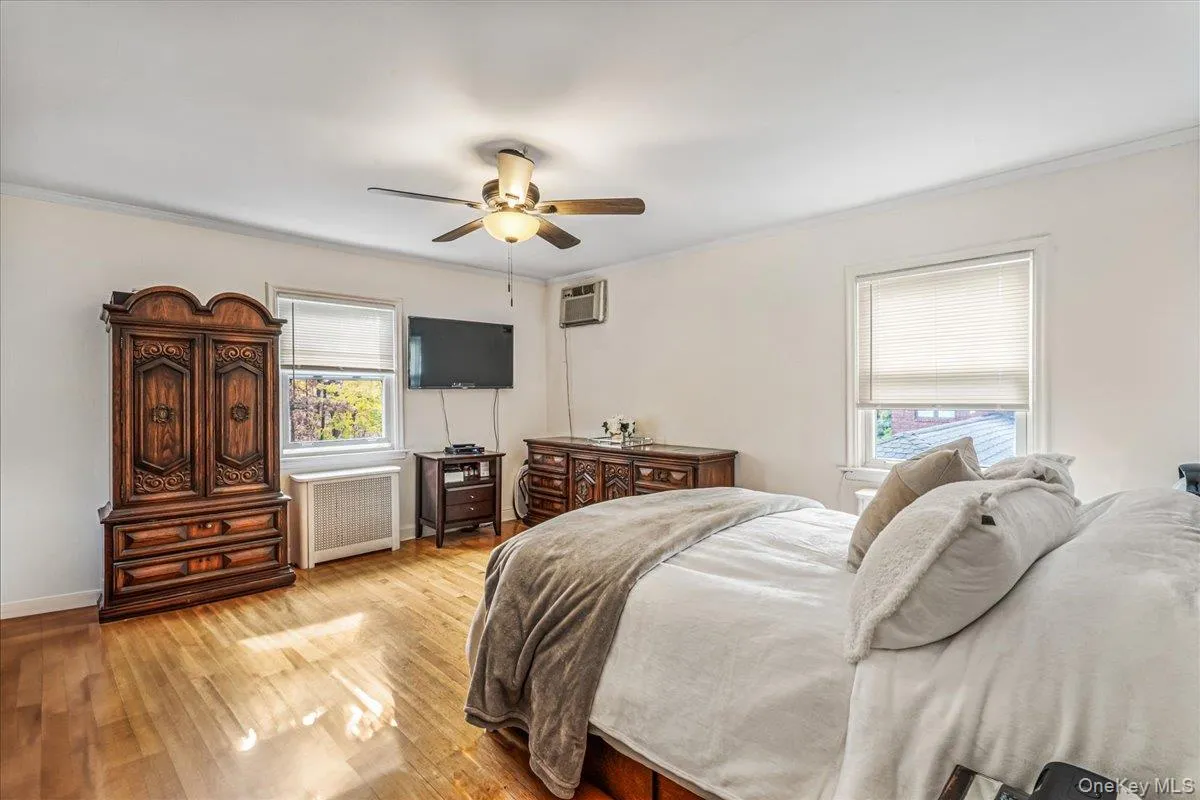 186-15 Grand Central Parkway, New York, NY, 3 Bedrooms Bedrooms, 10 Rooms Rooms,1 BathroomBathrooms,Residential,For Rent,Grand Central,0,1007315 186-15 Grand Central Parkway, New York, NY, 3 Bedrooms Bedrooms, 10 Rooms Rooms,1 BathroomBathrooms,Residential,For Rent,Grand Central,0,1007315