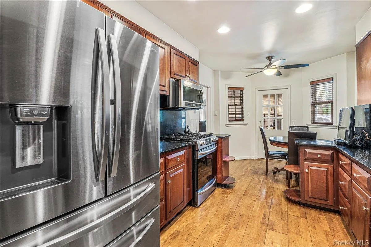 186-15 Grand Central Parkway, New York, NY, 3 Bedrooms Bedrooms, 10 Rooms Rooms,1 BathroomBathrooms,Residential,For Rent,Grand Central,0,1007315 186-15 Grand Central Parkway, New York, NY, 3 Bedrooms Bedrooms, 10 Rooms Rooms,1 BathroomBathrooms,Residential,For Rent,Grand Central,0,1007315
